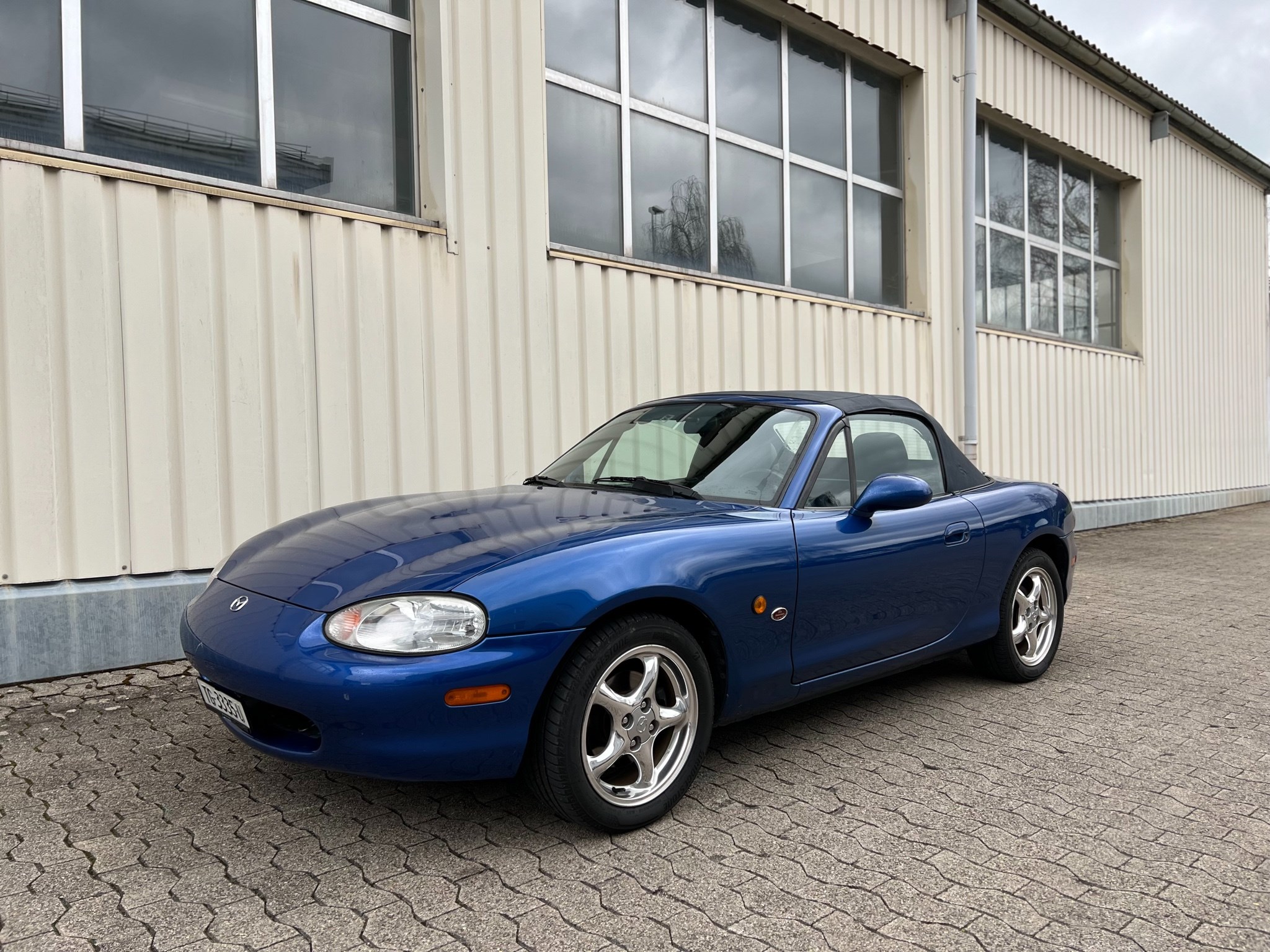 MAZDA MX-5 1.8i-16 10th Anniv.