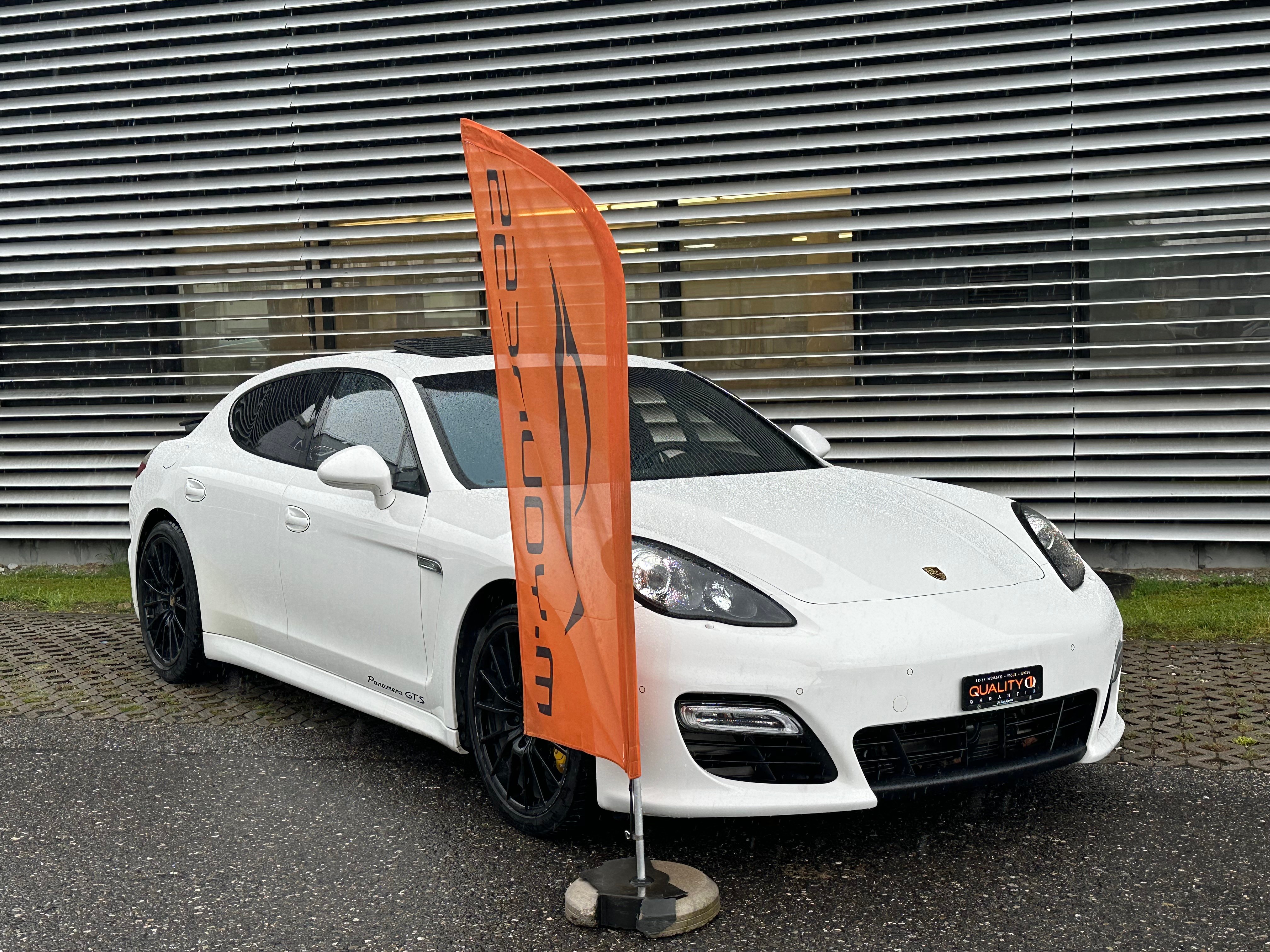 PORSCHE Panamera GTS 4.8 PDK