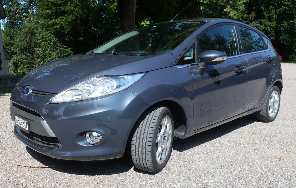 FORD Fiesta 1.4 16V Titanium / ab MFK, ab Service, 8Räder, läuft perfekt