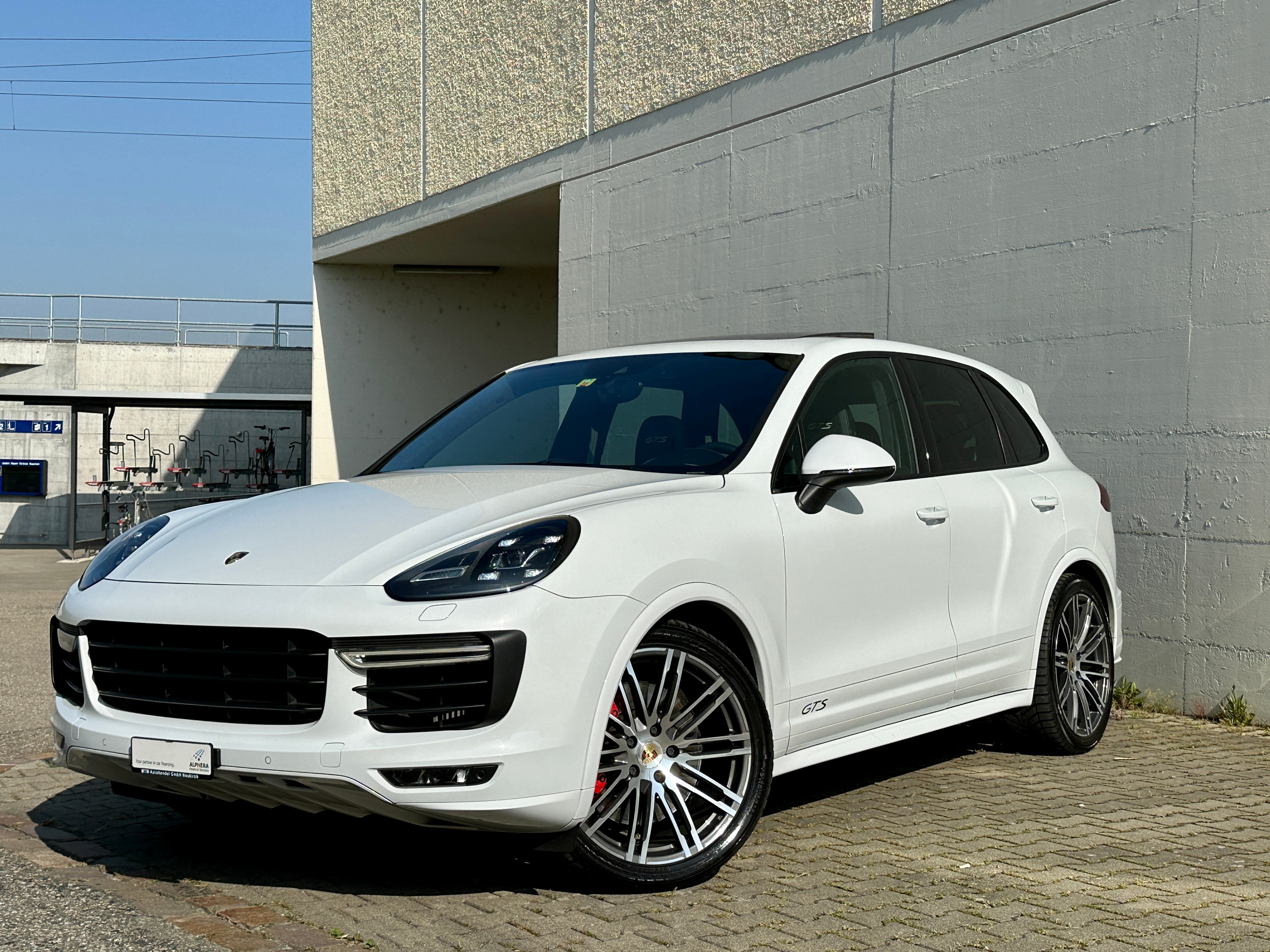 PORSCHE Cayenne GTS