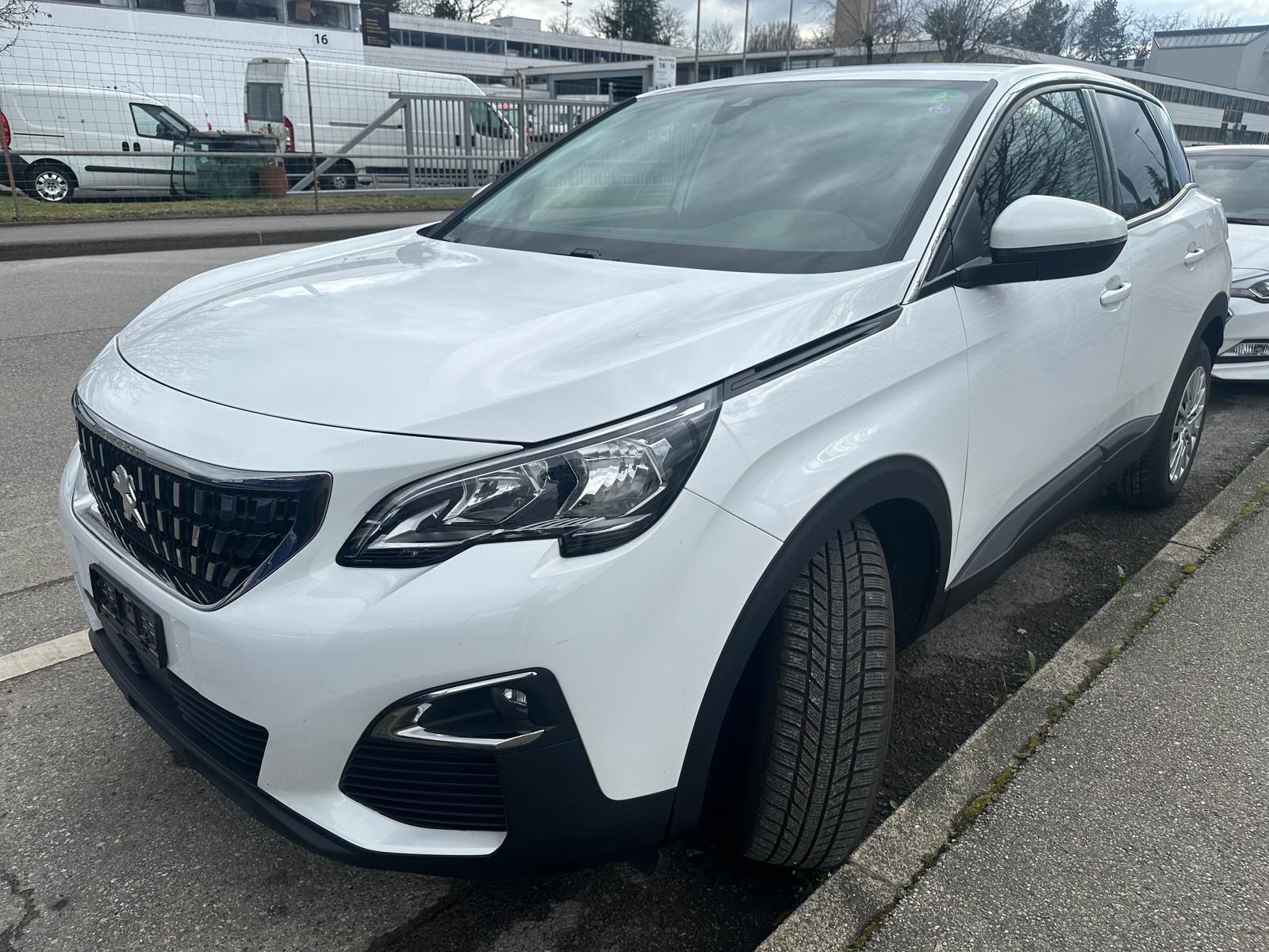 PEUGEOT 3008 1.2 PureTech Active