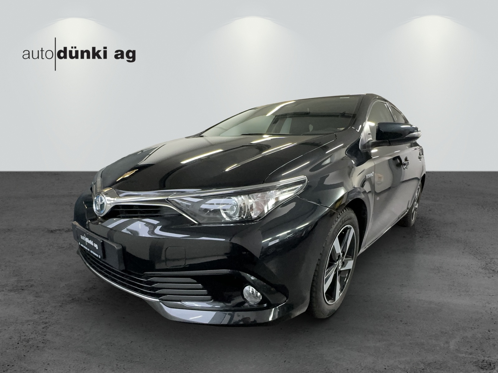 TOYOTA Auris 1.8 HSD Active e-CVT