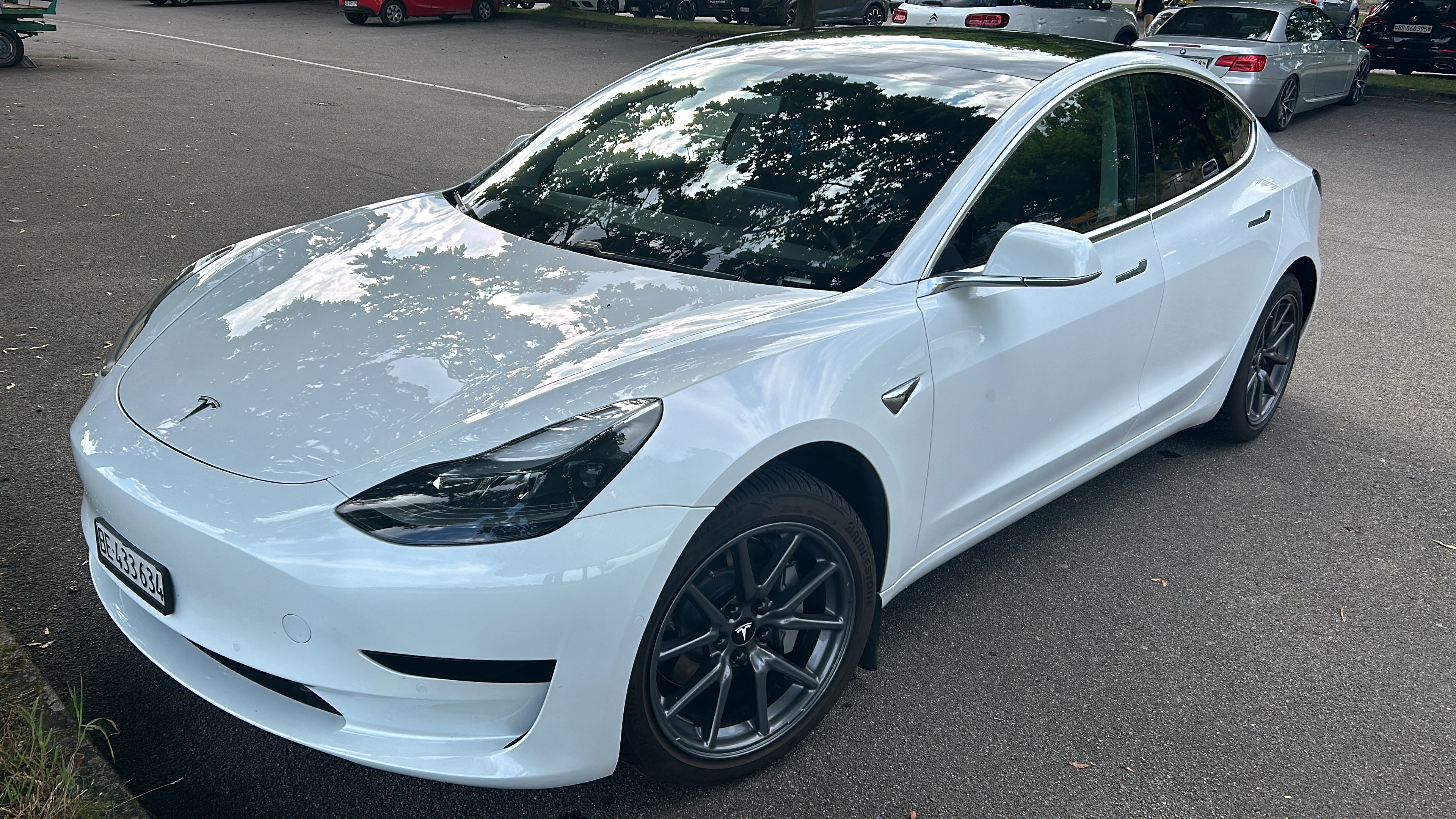 TESLA MODEL 3