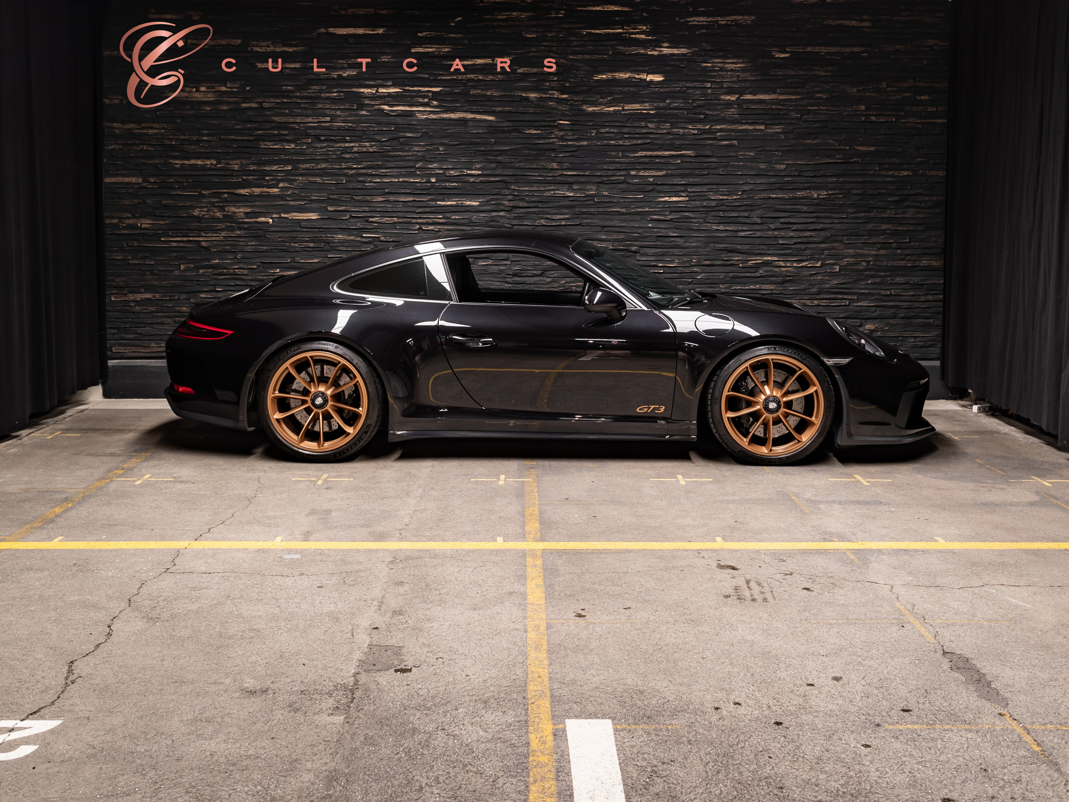 PORSCHE 911 GT3 Touring