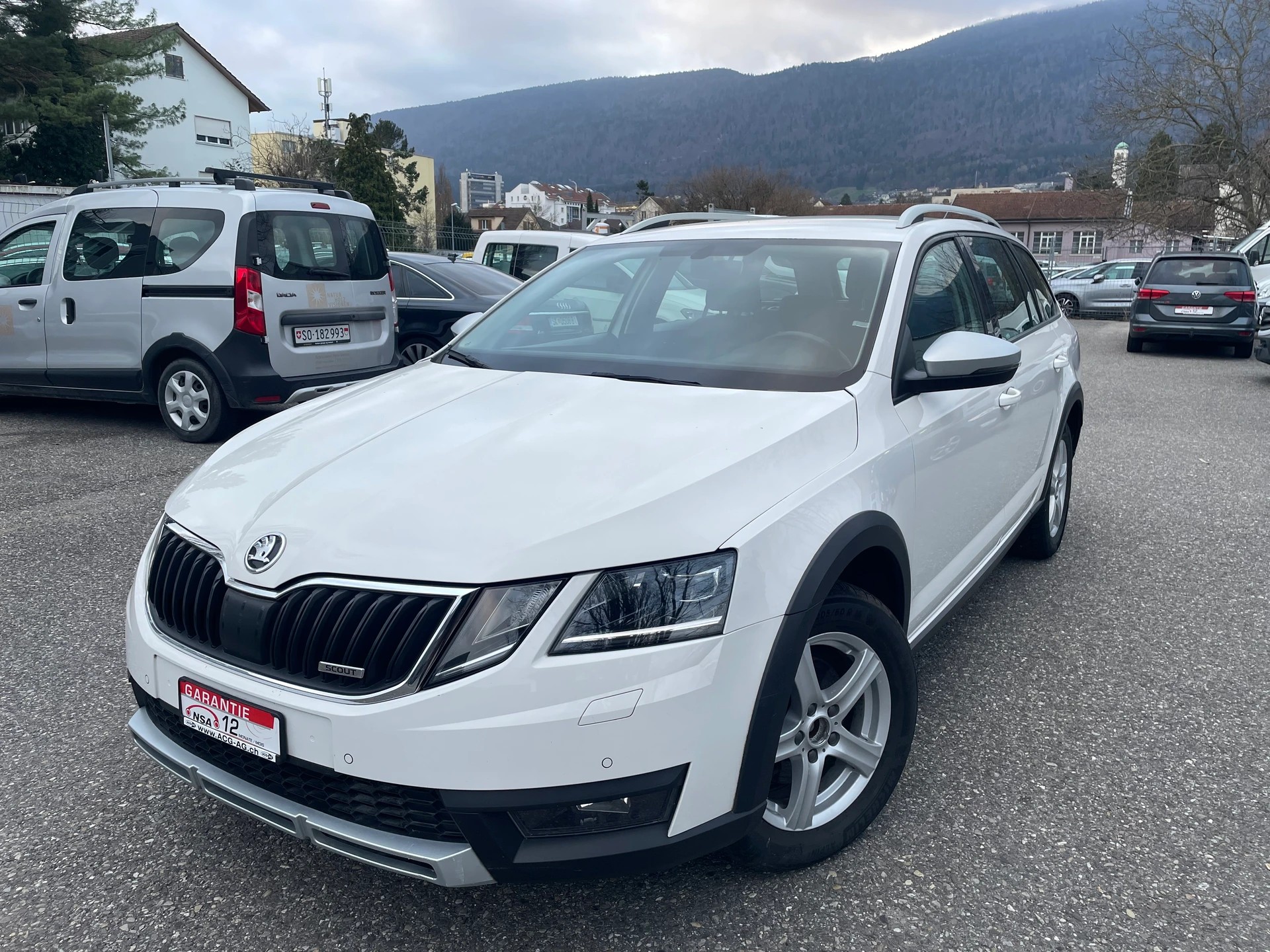 SKODA Octavia Combi 2.0 TDI Scout 4x4 * Gr. Navi * LED * Klima--auto * PDC V&H * Tempomat * Frisch Ab MFK