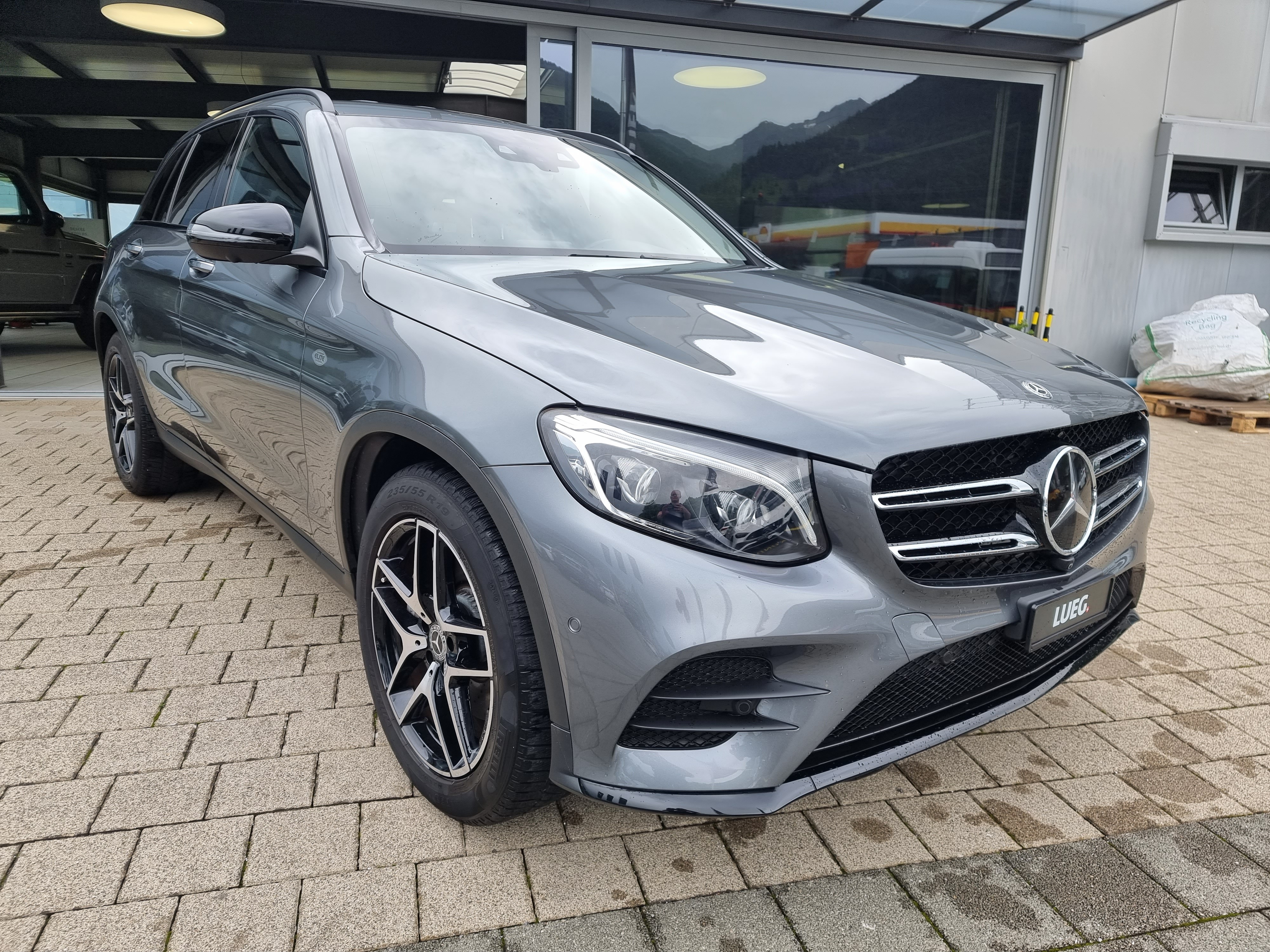 MERCEDES-BENZ GLC 300 4Matic AMG Line 9G-Tronic