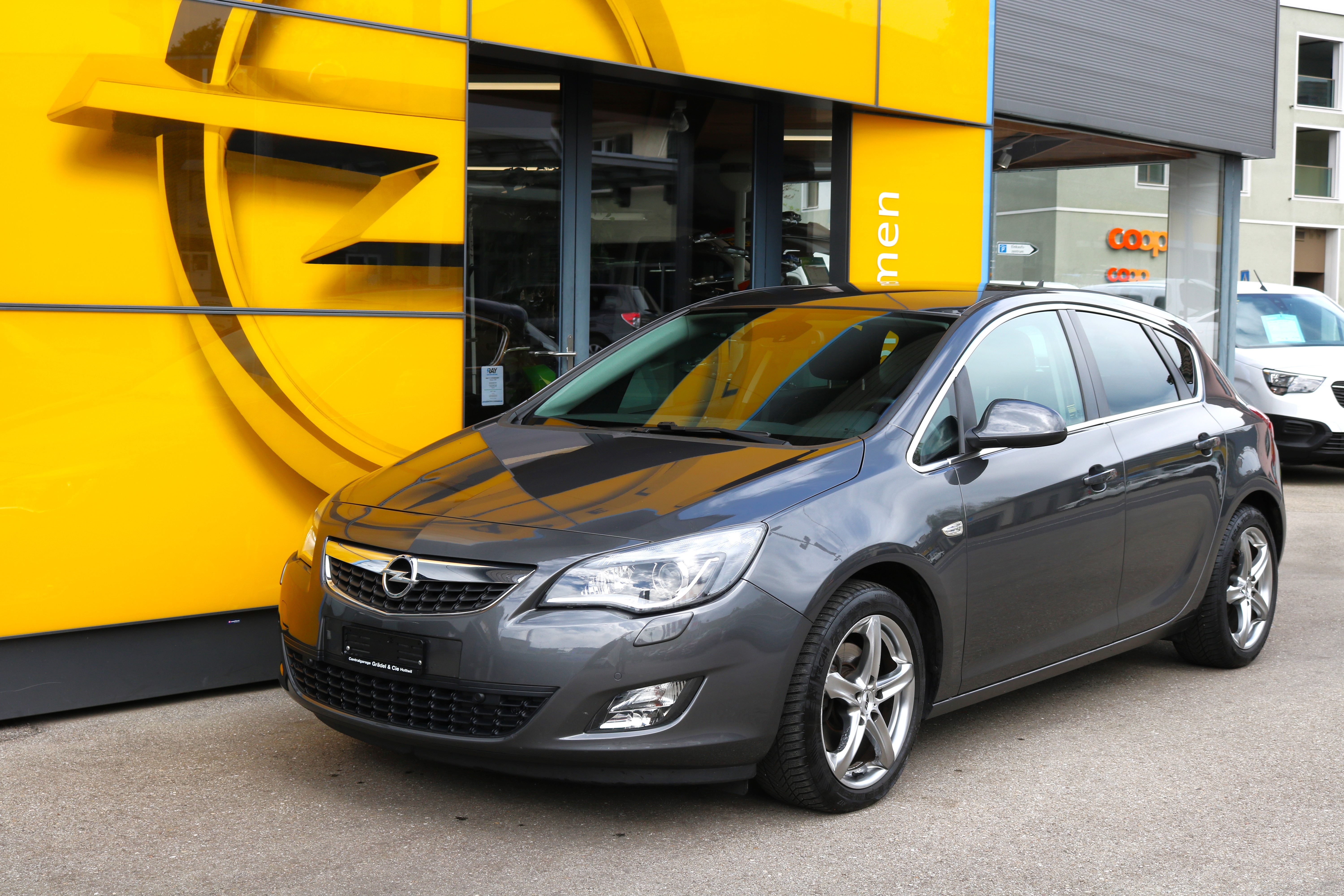 OPEL Astra 1.6i 16V Turbo Cosmo