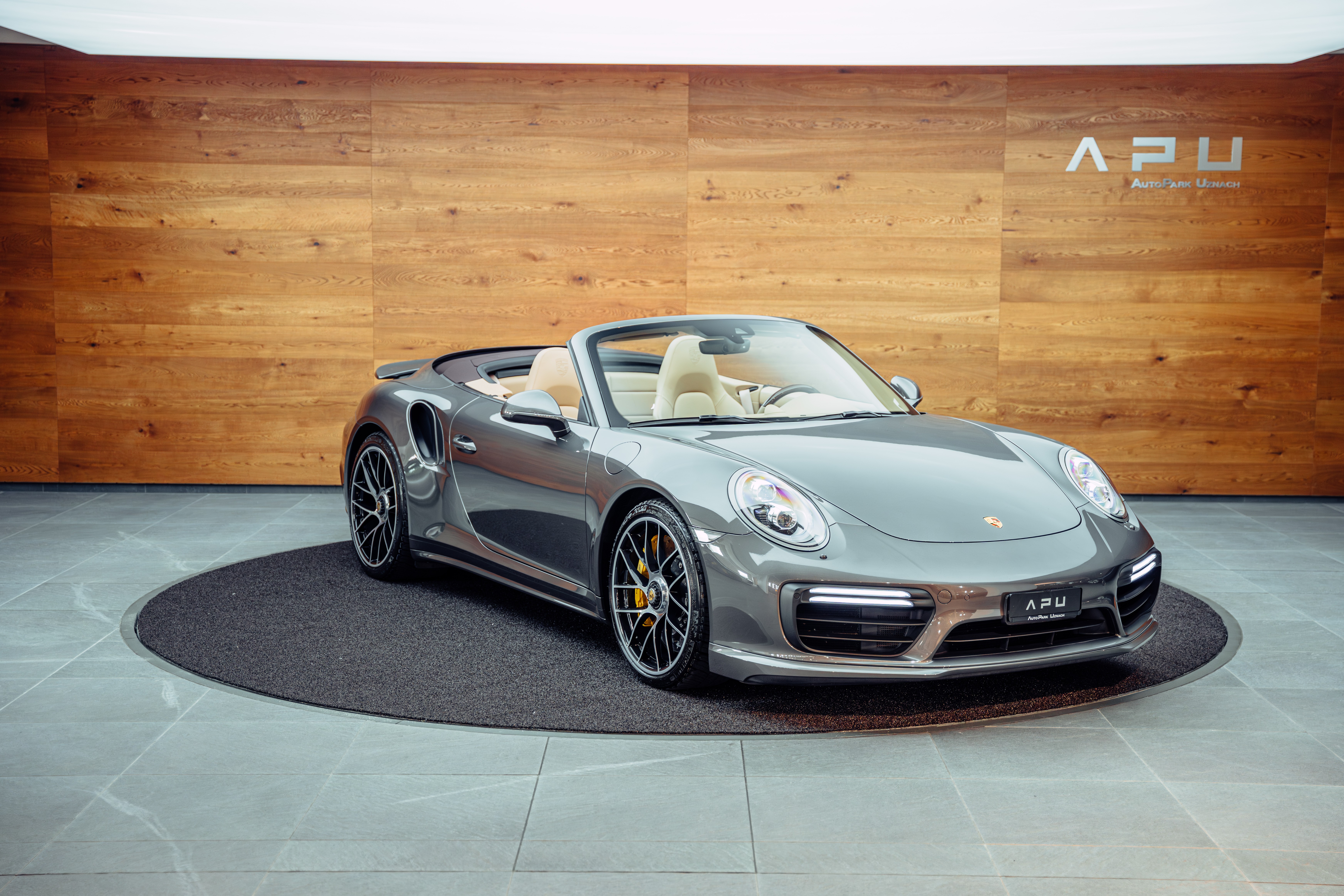 PORSCHE 911 Turbo S Cabrio PDK