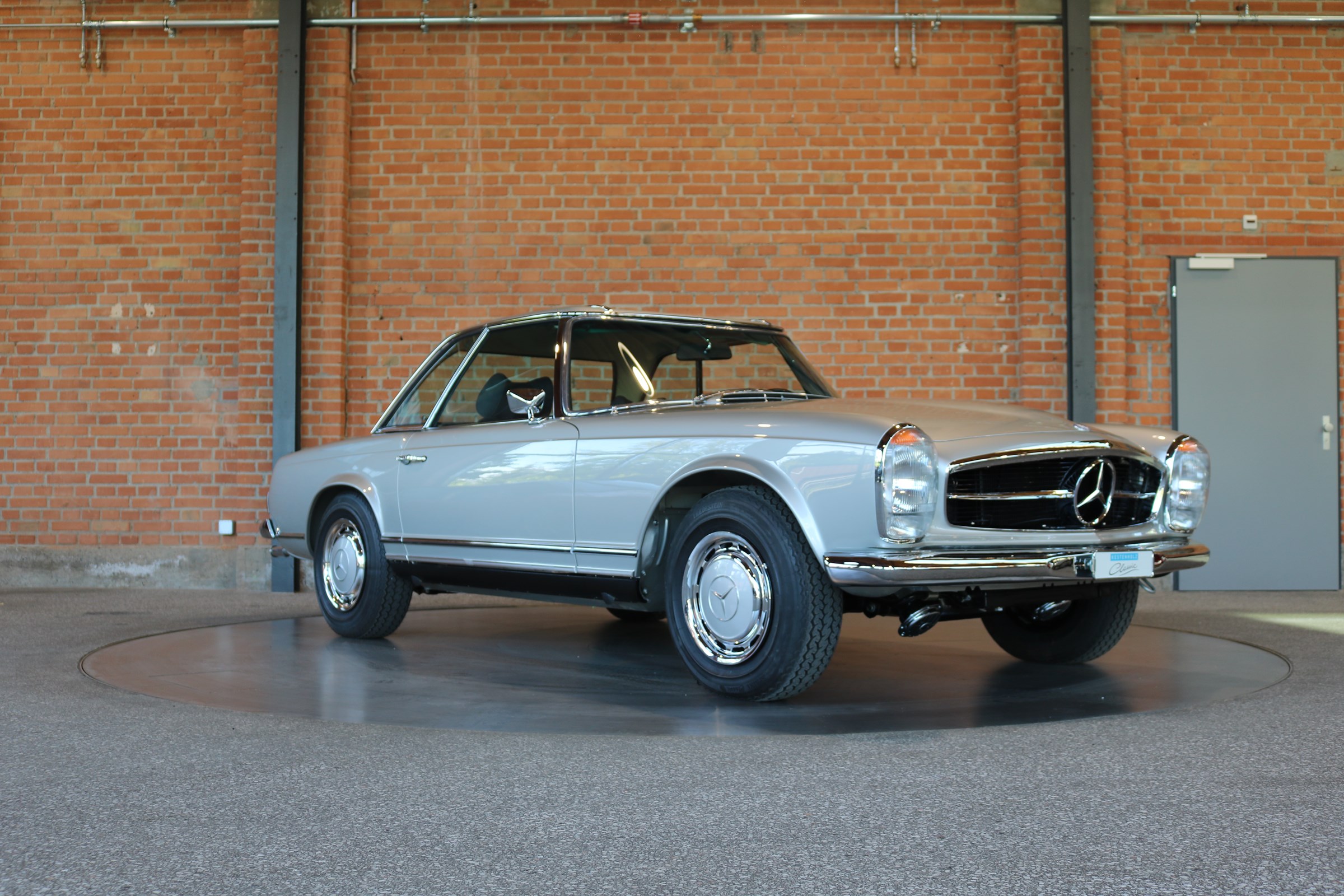 MERCEDES-BENZ SL 280 Pagode