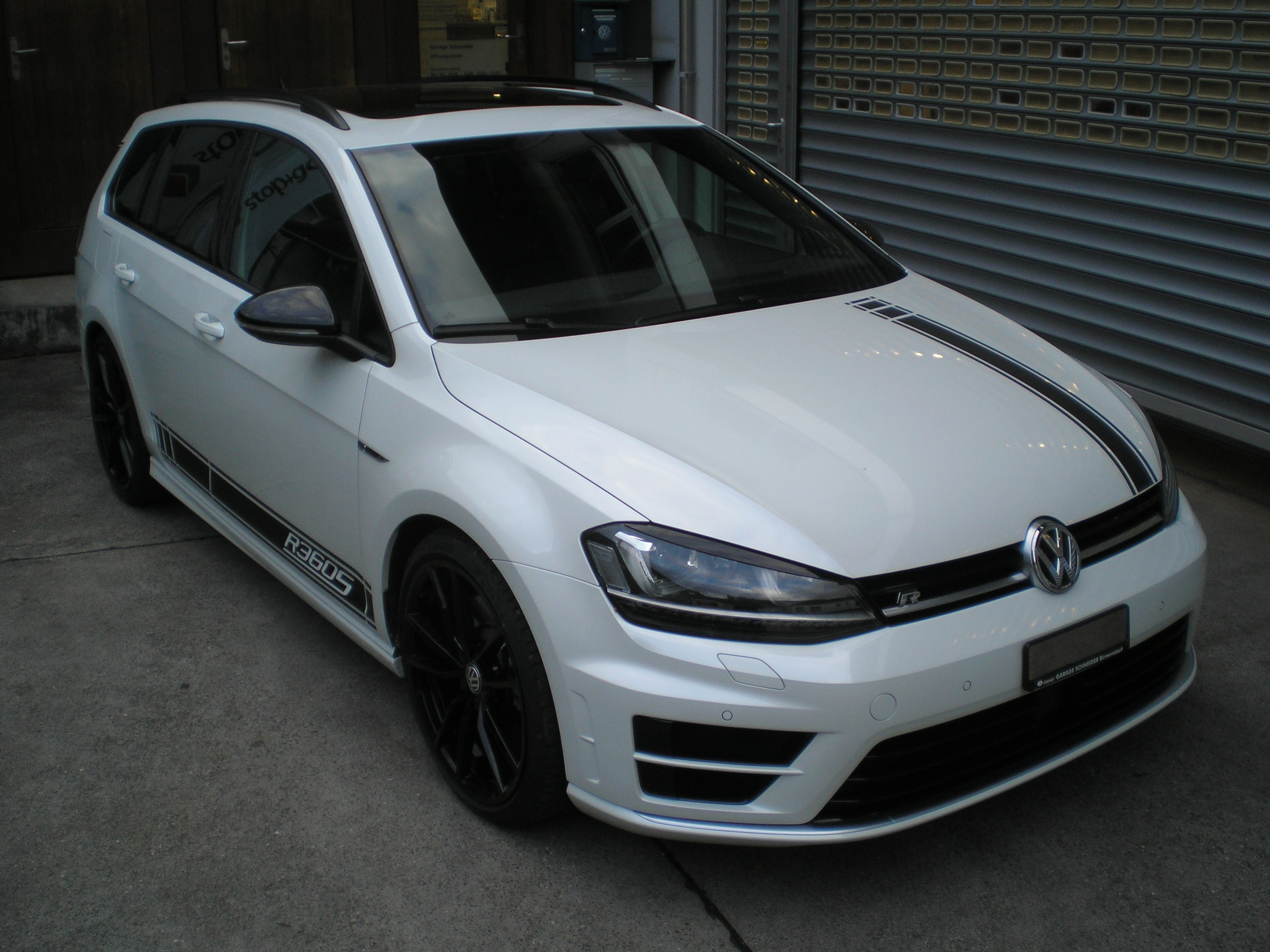 VW Golf Variant 2.0 TSI R 4 Motion DSG 360PS