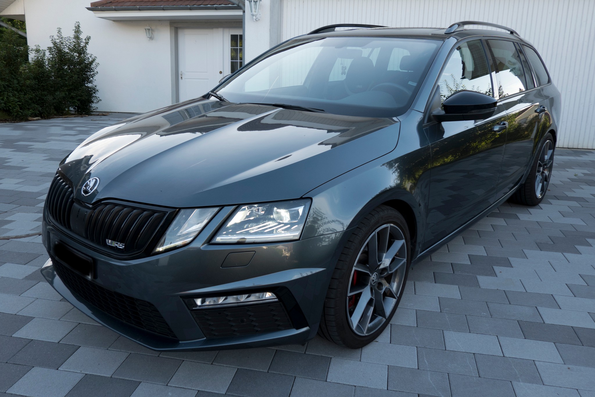 SKODA Octavia Combi 2.0 TSI RS