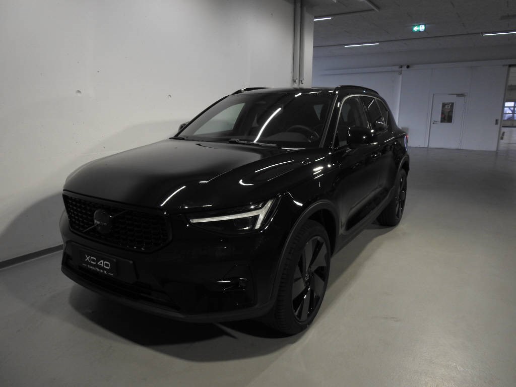 VOLVO XC40 2.0 B4 MH Ultra Black Edition