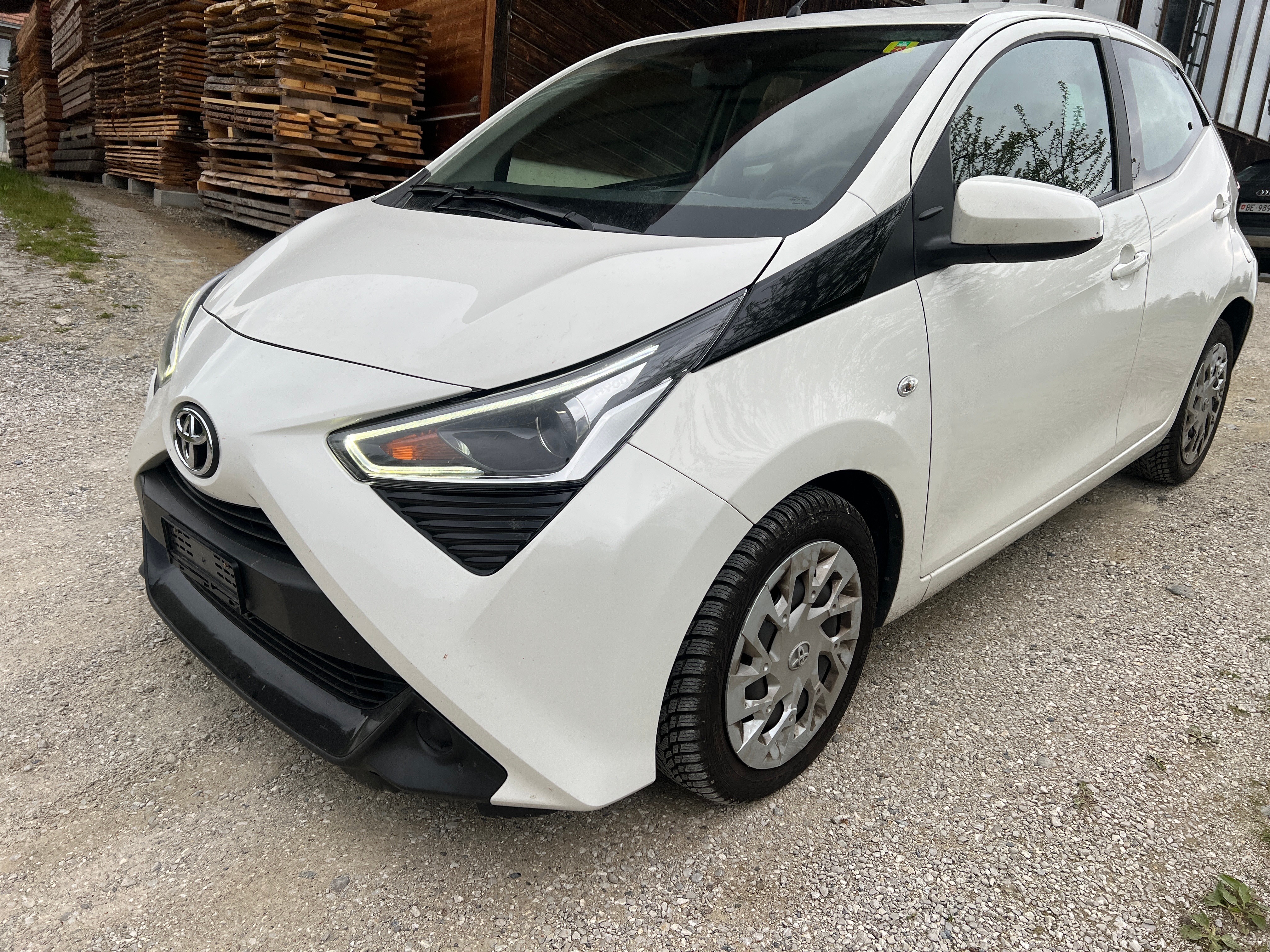 TOYOTA Aygo 1.0 VVT-i x-play X-shift