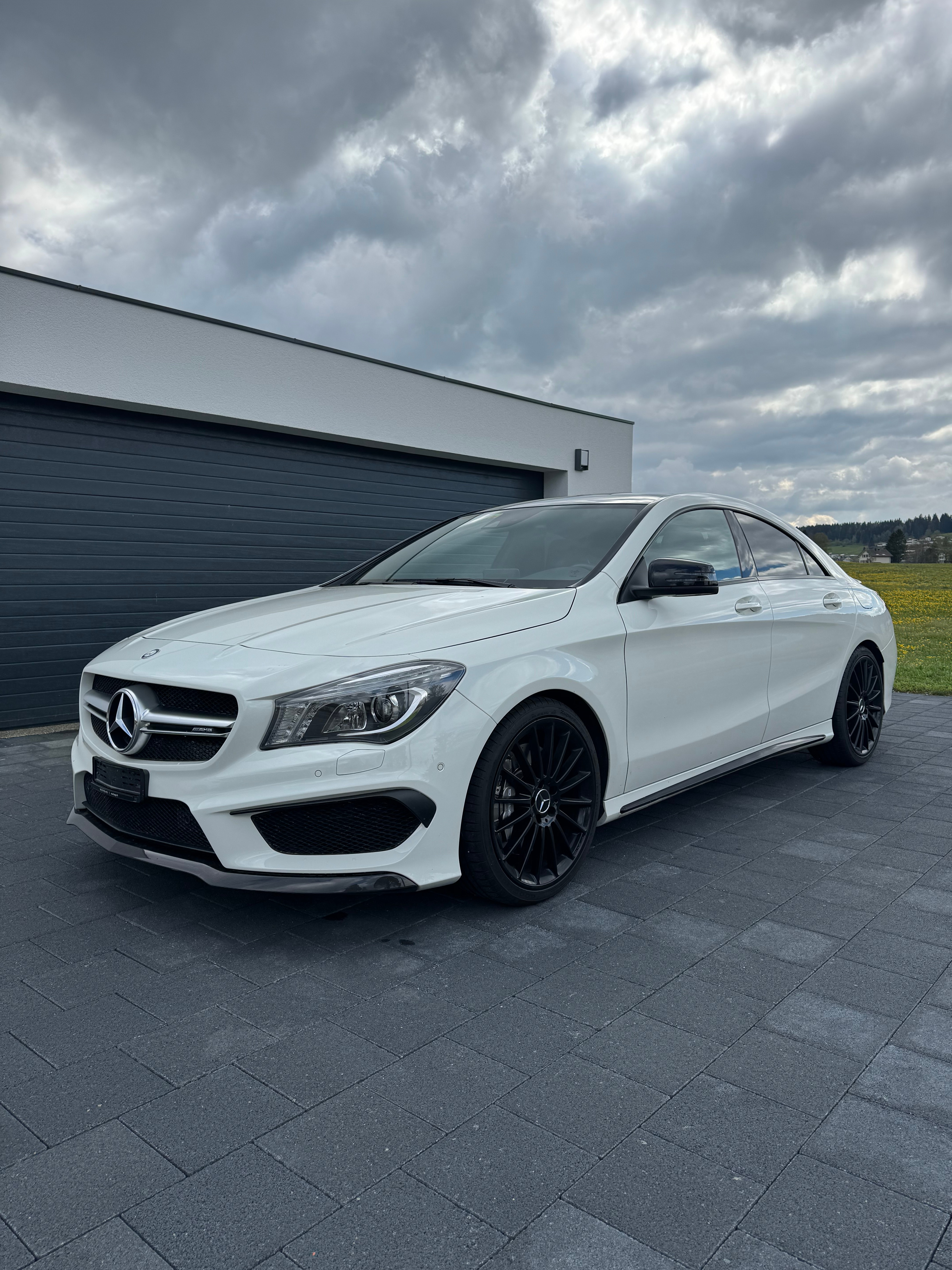 MERCEDES-BENZ CLA 45 AMG 4Matic Speedshift