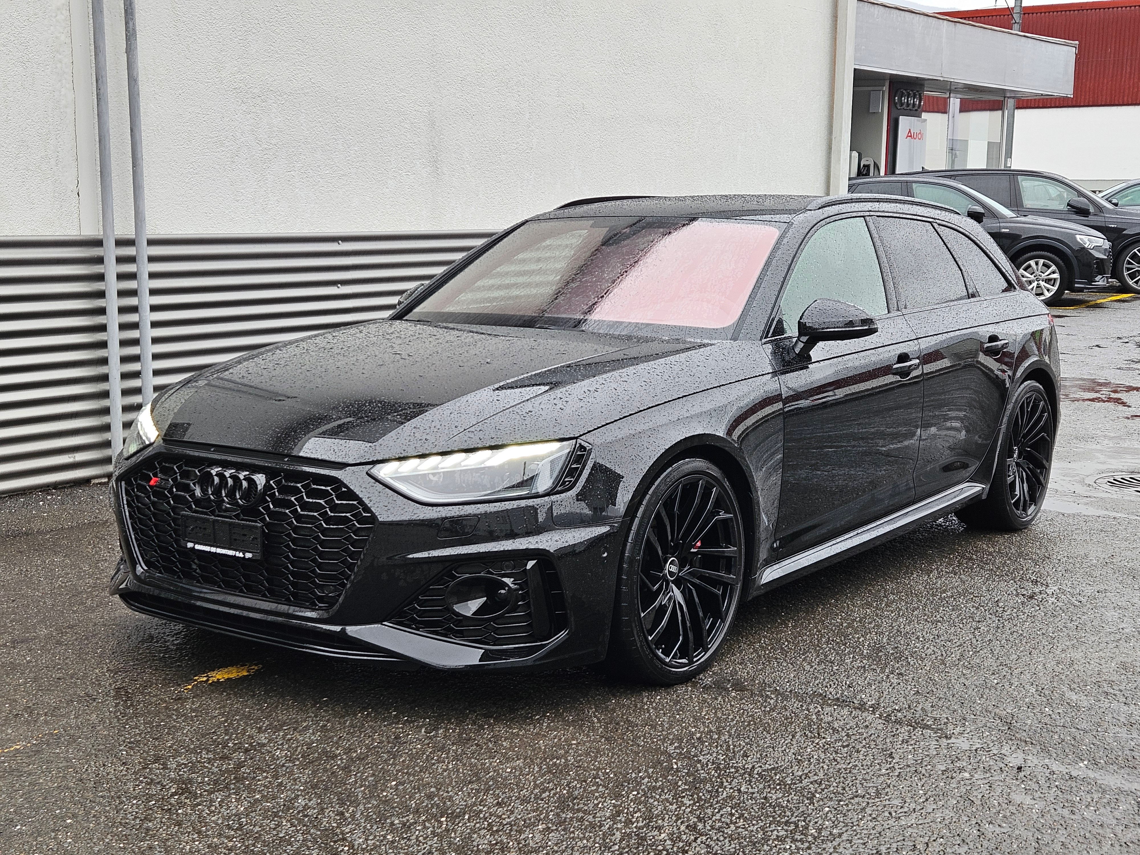 AUDI RS4 Avant quattro tiptronic