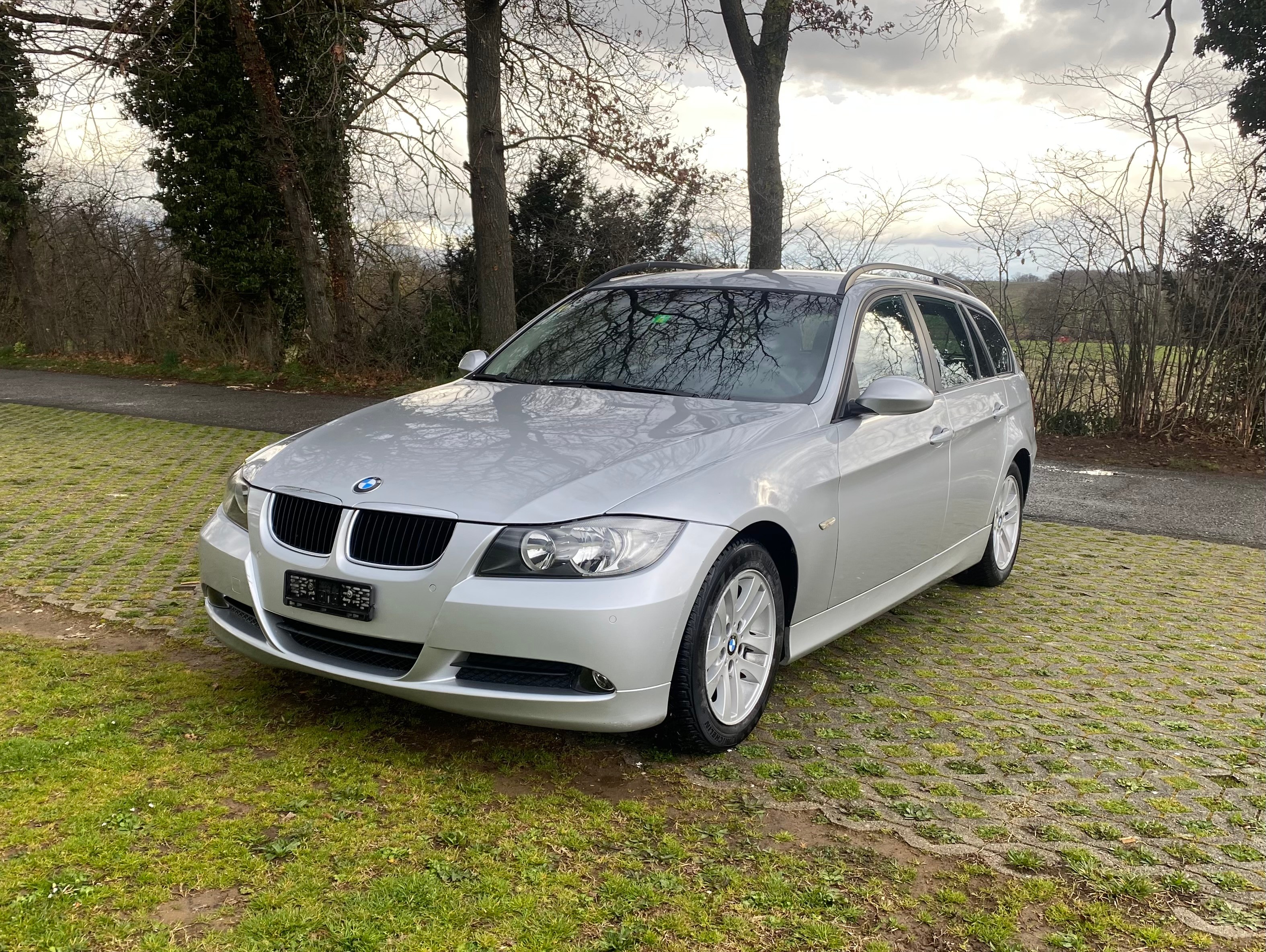 BMW 320i Touring Access Steptronic