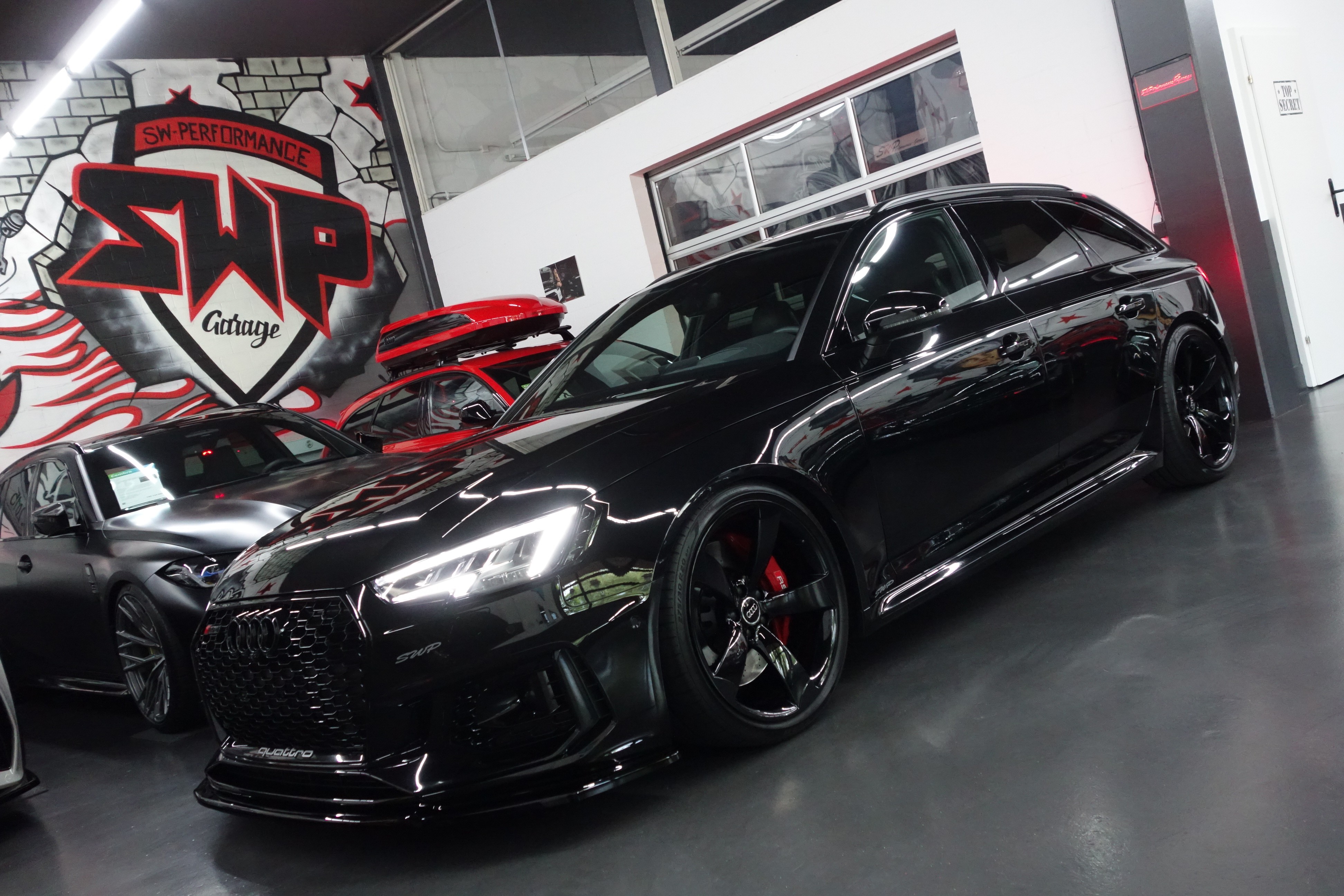 AUDI RS4 AVANT 2.9 TFSI QUATTRO TIPTRONIC BLACK CH-FZ ON TOP