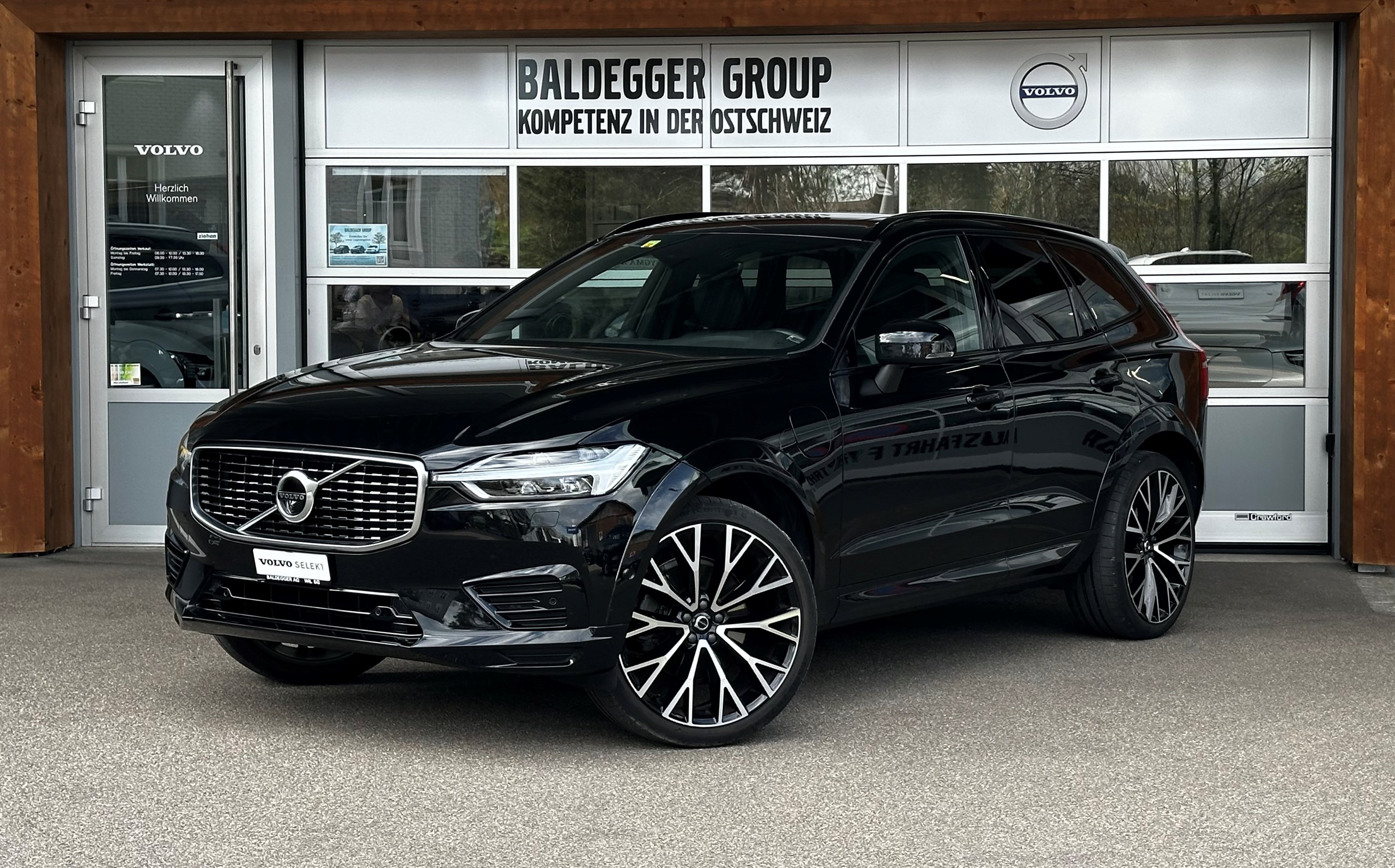 VOLVO XC60 2.0 T8 TE R-Design eAWD