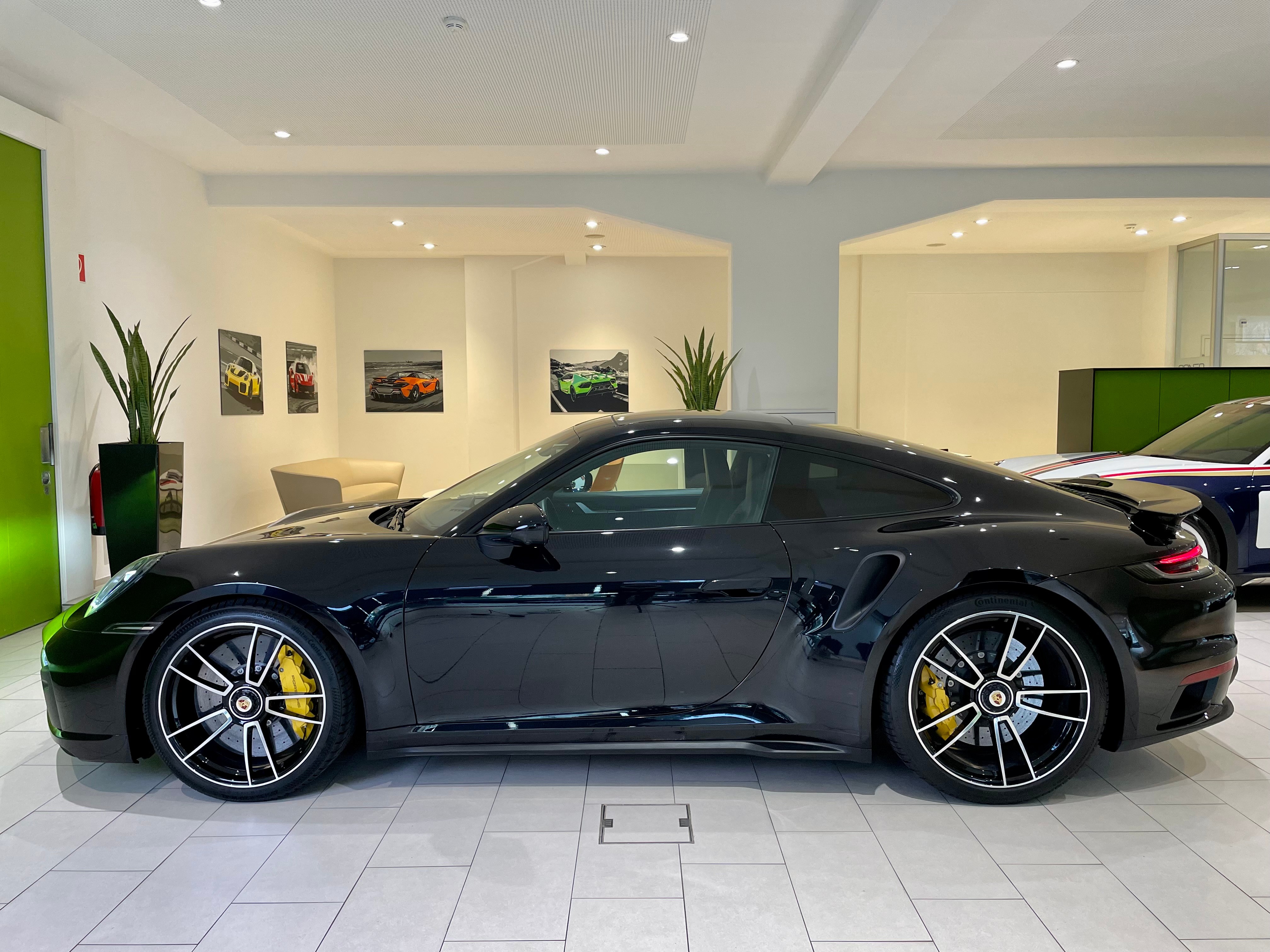 PORSCHE 911 Turbo S PDK