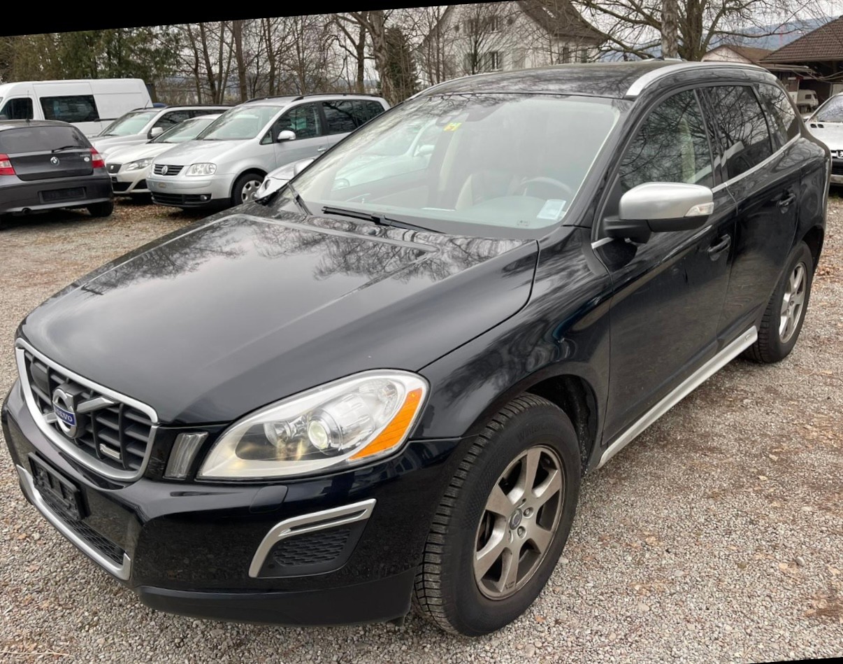 VOLVO XC60 D5 AWD R-Design Geartronic