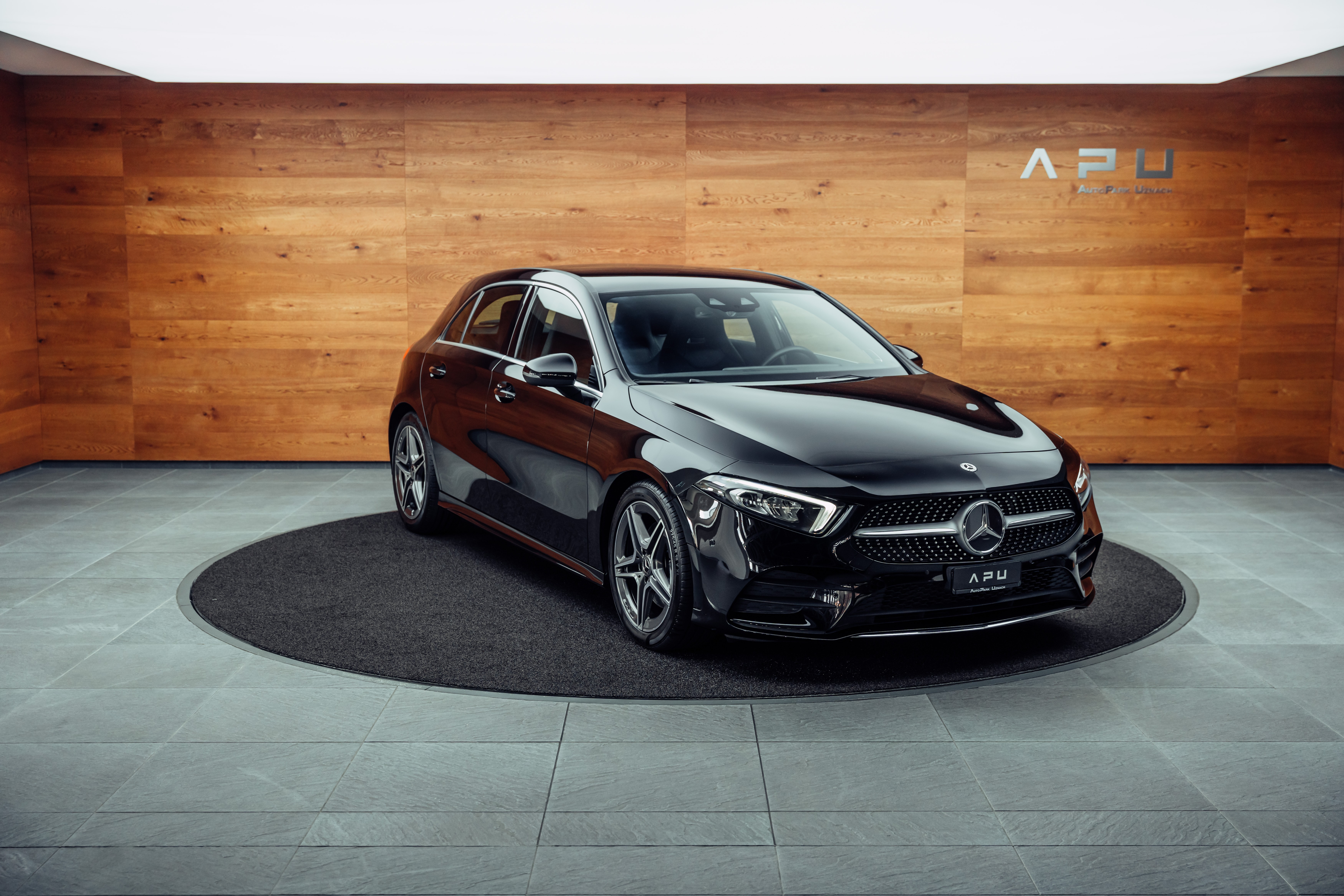 MERCEDES-BENZ A 220 AMG Line 7G-DCT