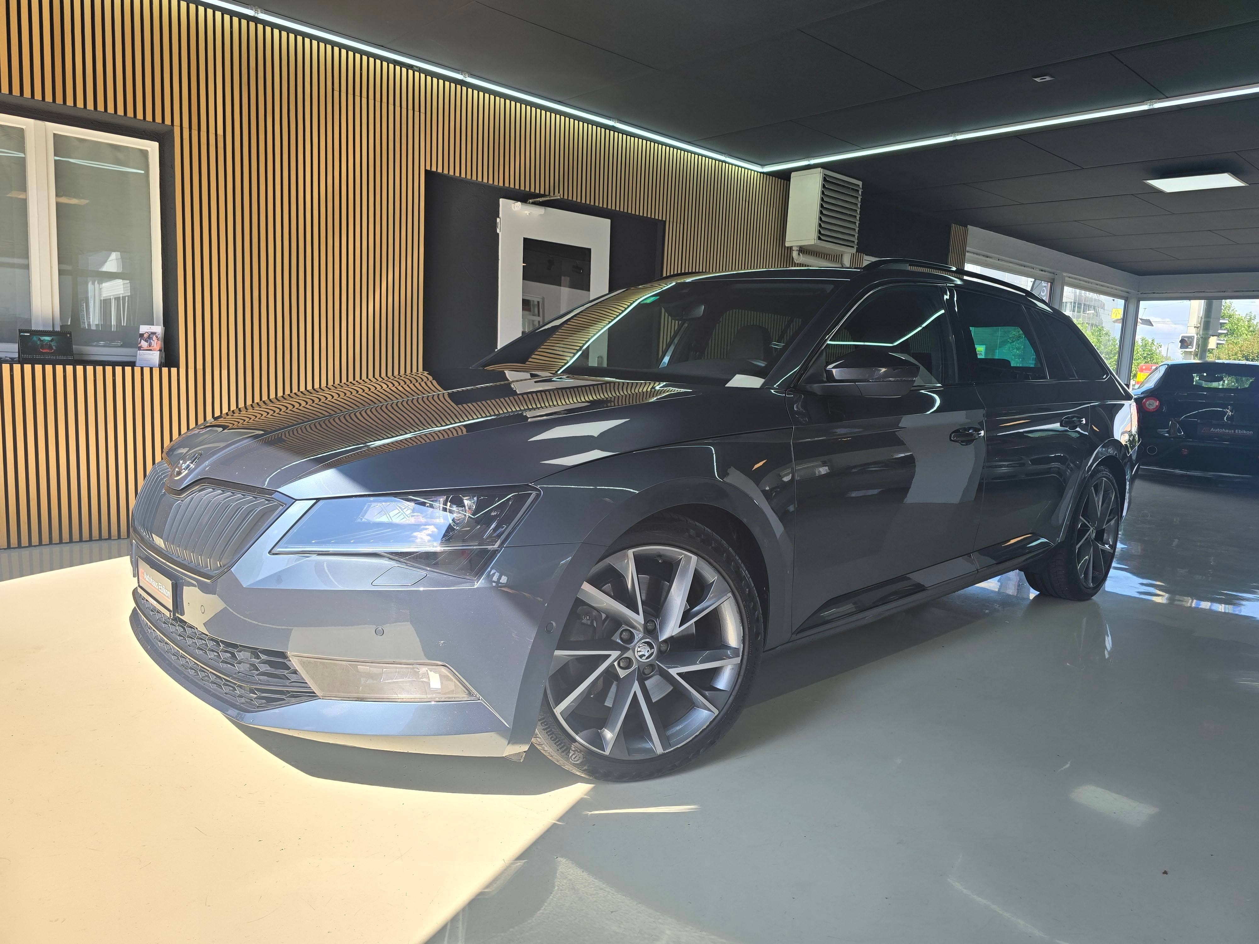 SKODA Superb Combi 2.0 TSI SportLine+ DSG 4x4