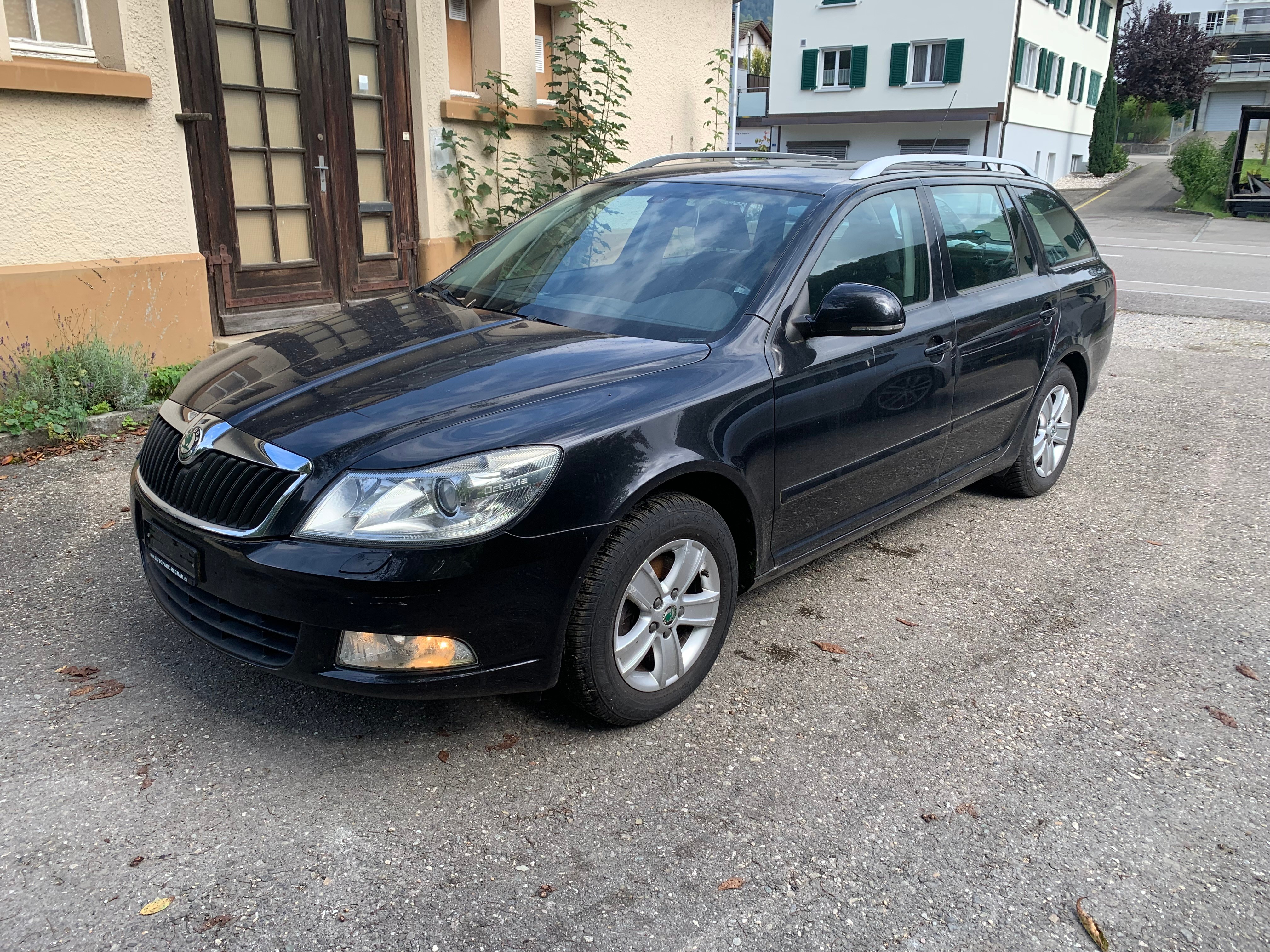 SKODA Octavia Combi 1.8 TSI Elegance DSG