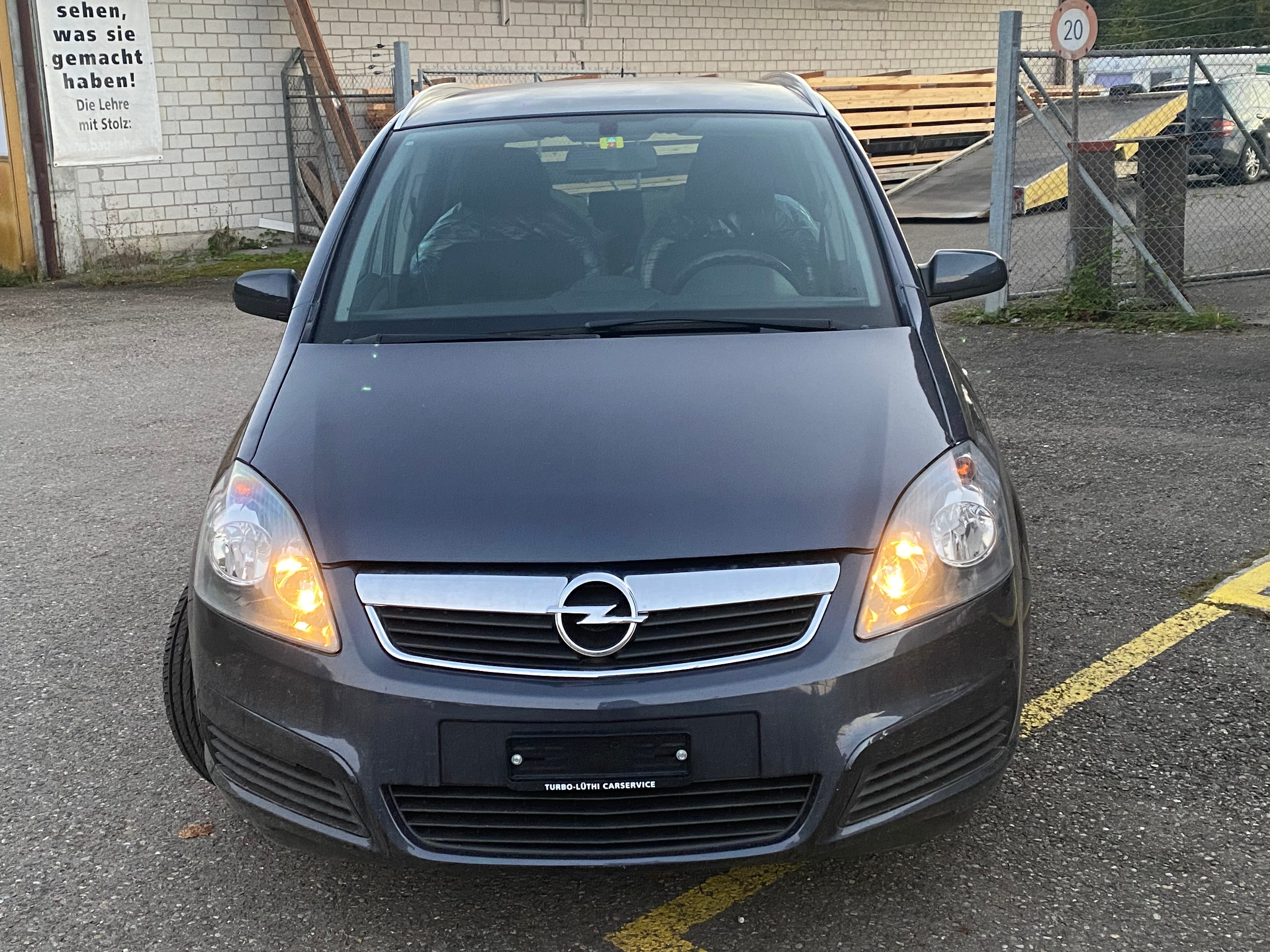 OPEL Zafira 1.8i 16V (Essentia)