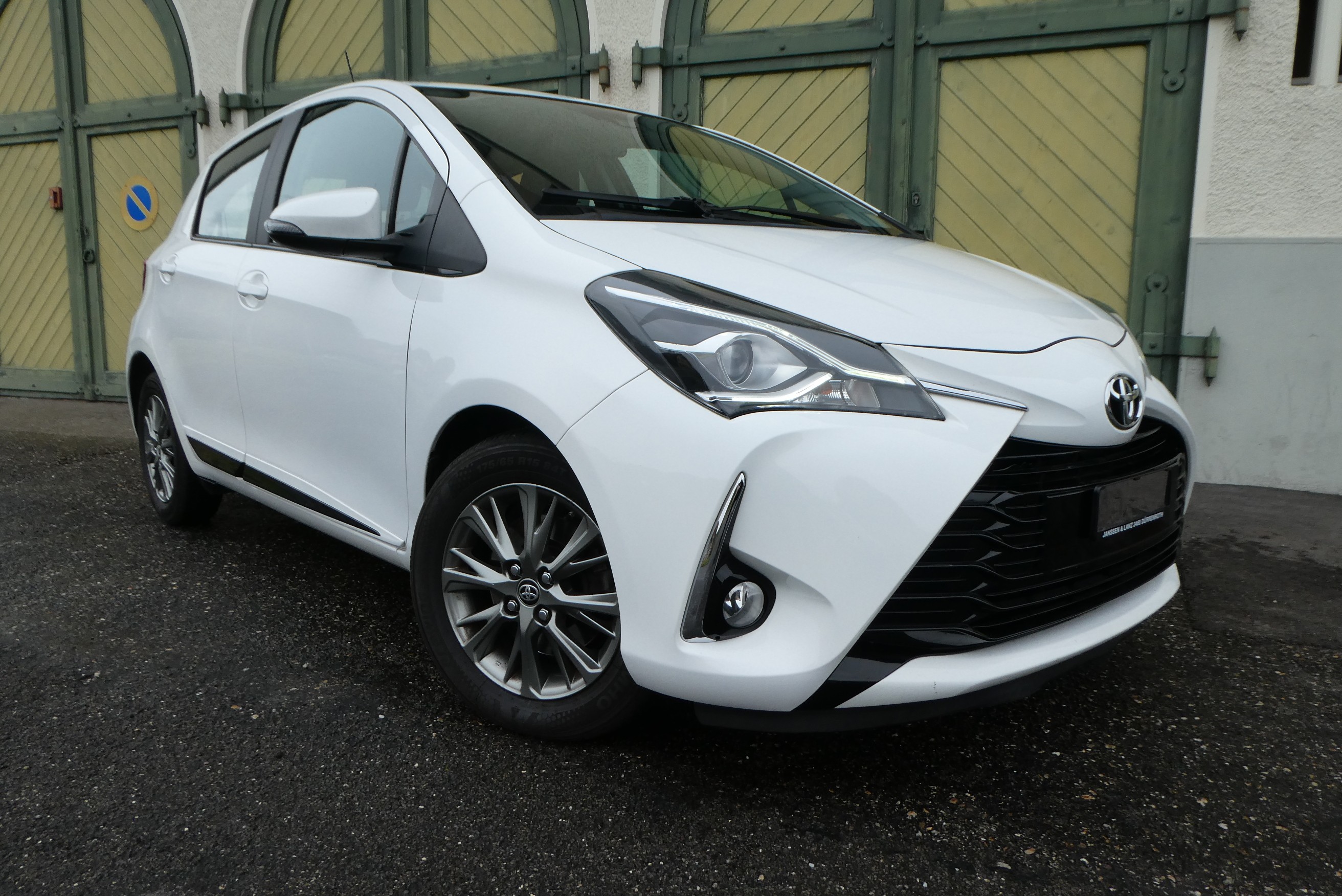 TOYOTA Yaris 1.5 Trend