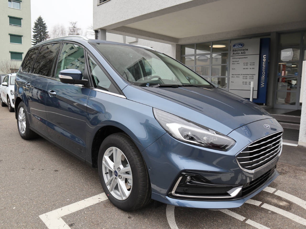 FORD Galaxy 2.5 Hybrid Titanium 7P