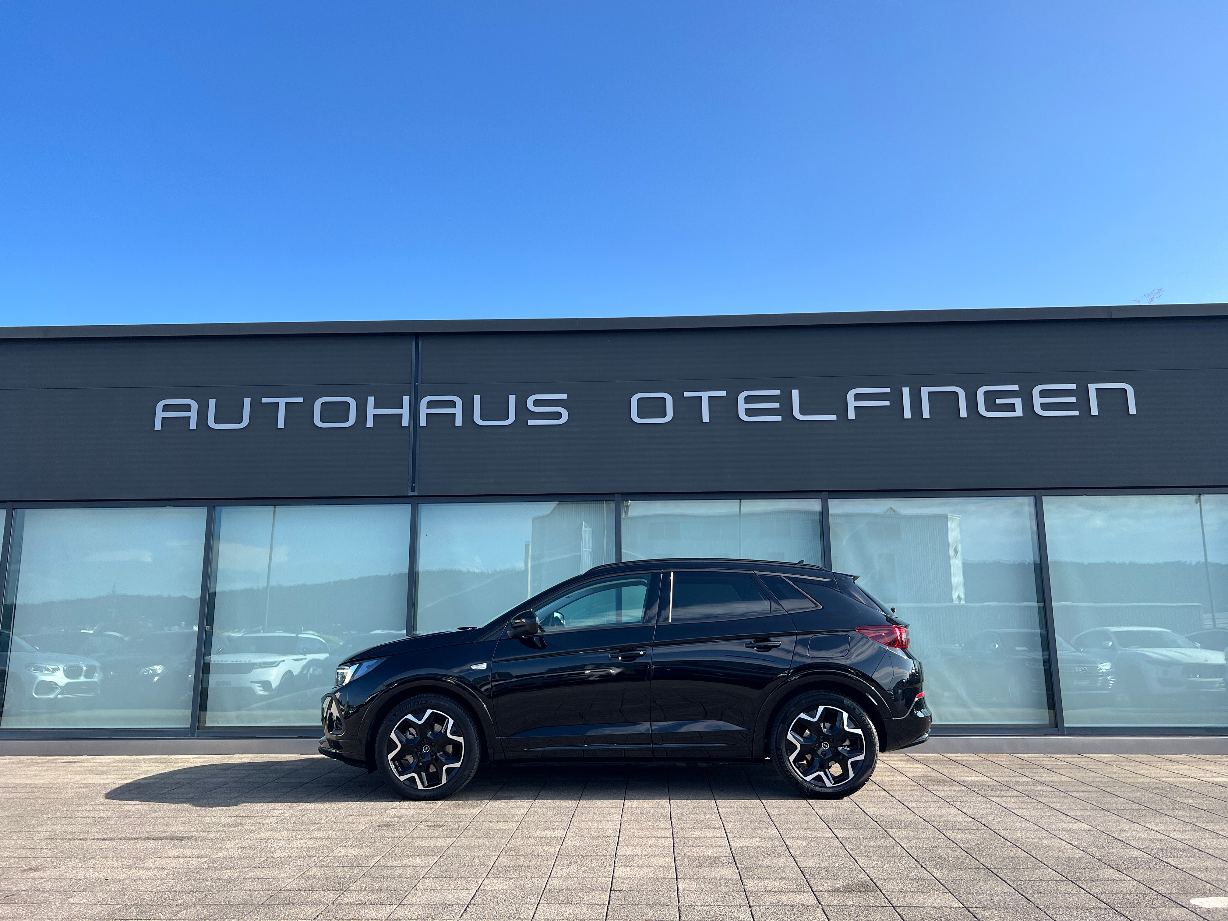 OPEL Grandland 1.6 Hybrid4 Ultimate Automatik