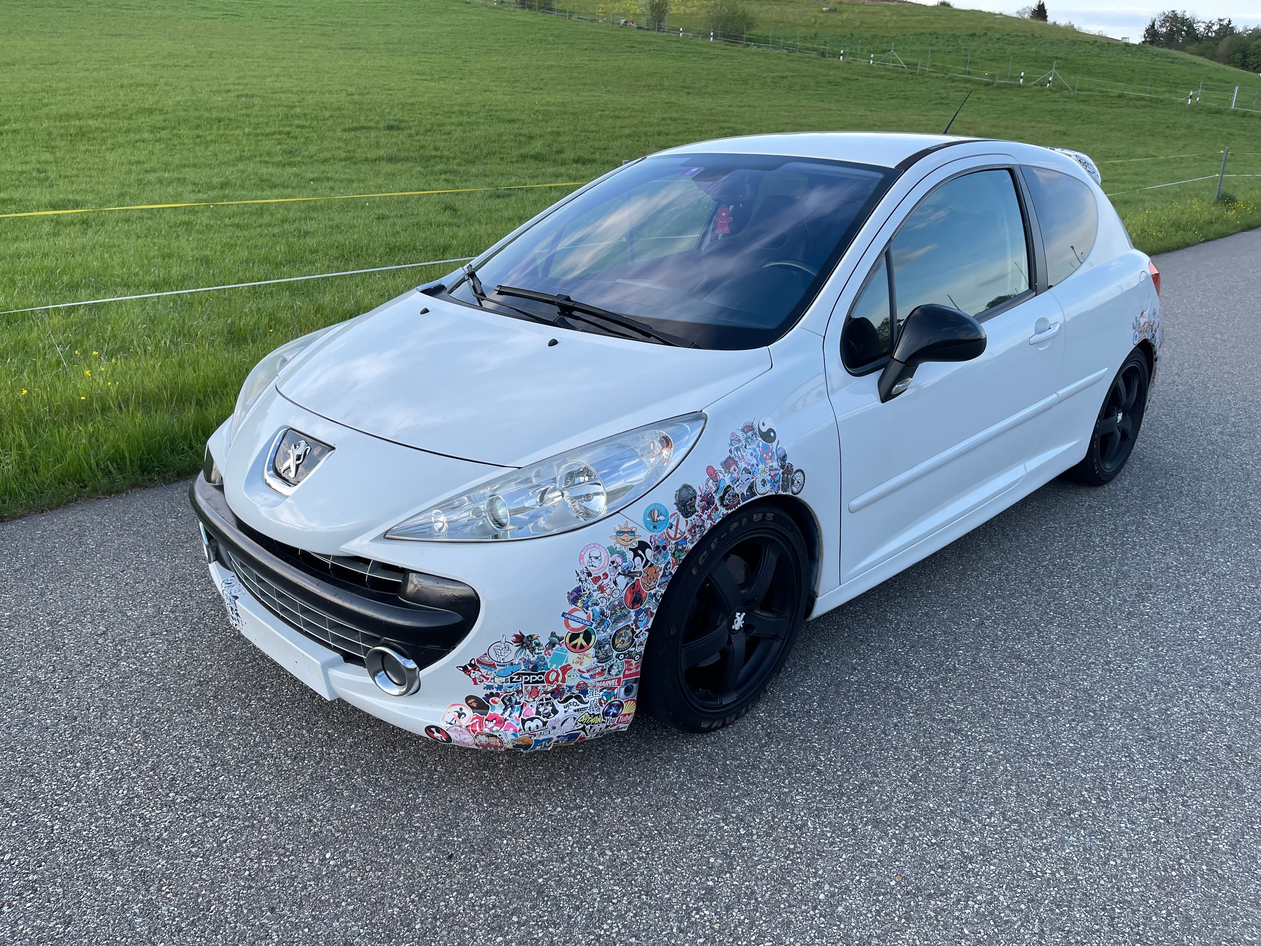 PEUGEOT 207 1.6 16V Turbo GTi