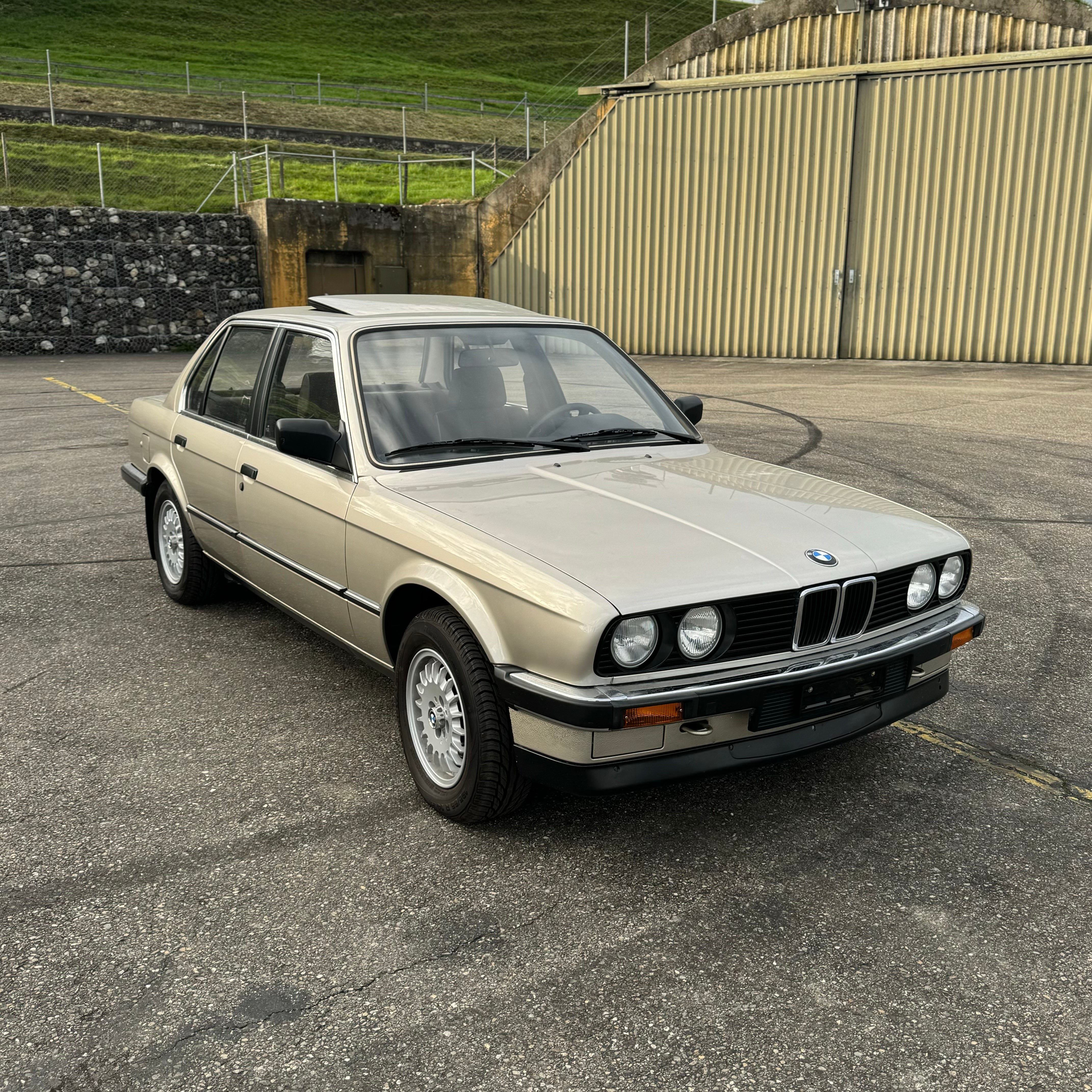 BMW 320i A