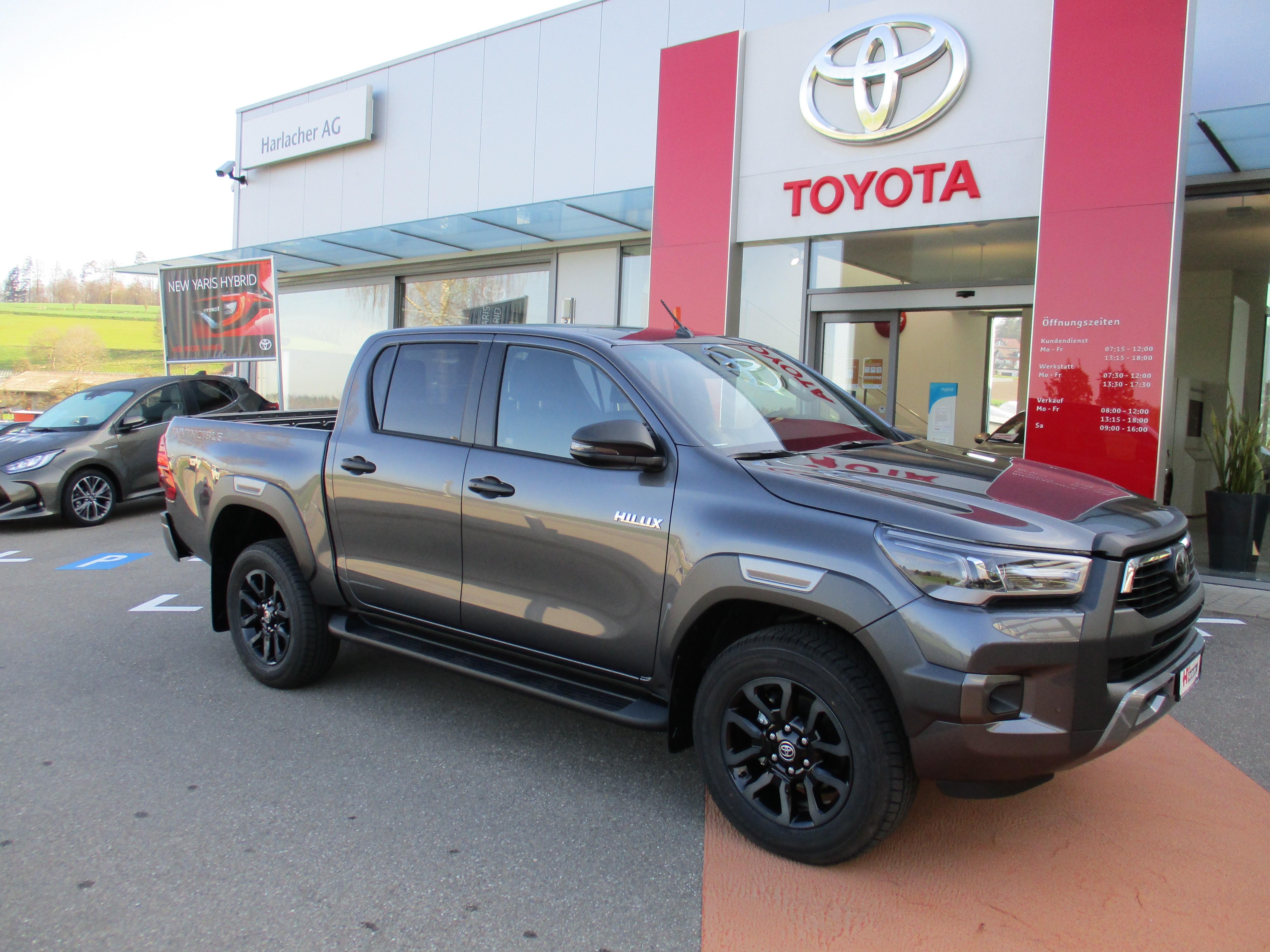 TOYOTA Hilux 2.8D-4D Invincible Double Cab 4x4 A