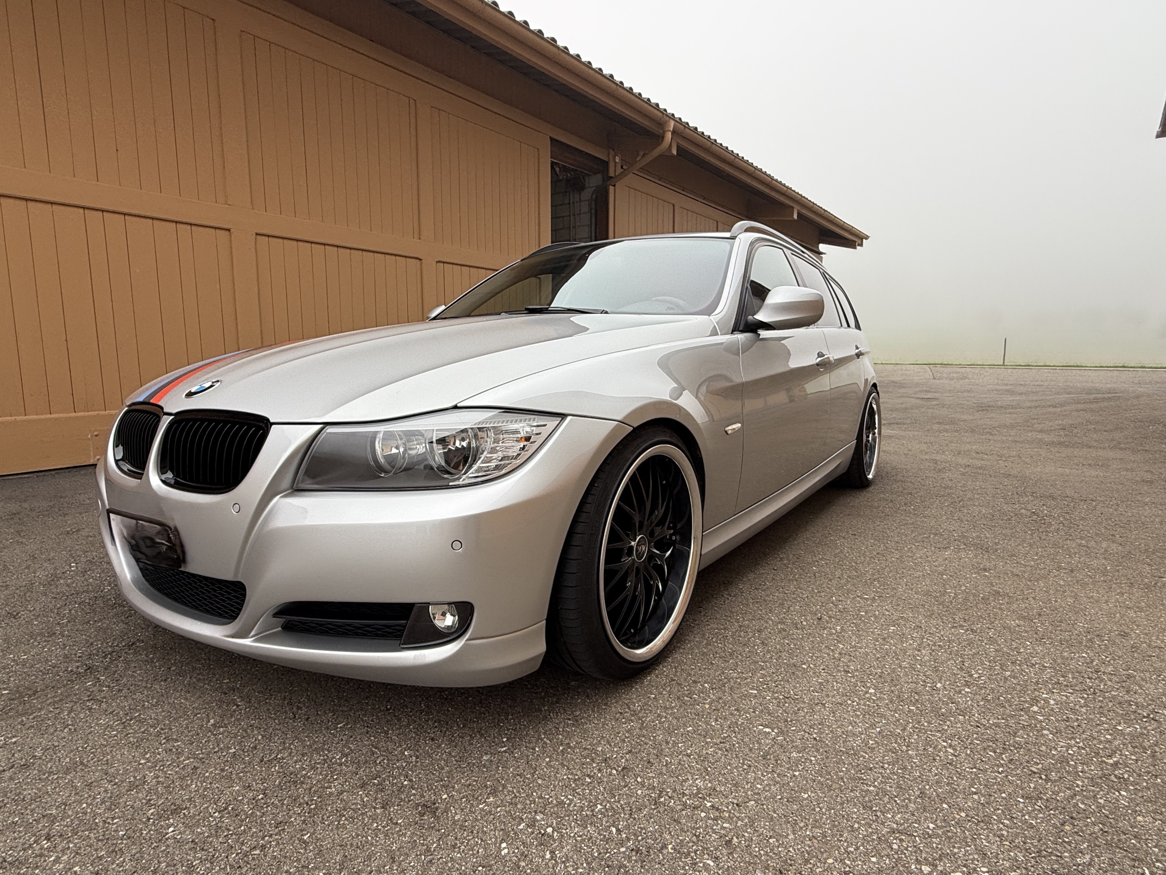 BMW 320i Touring Dynamic Edition