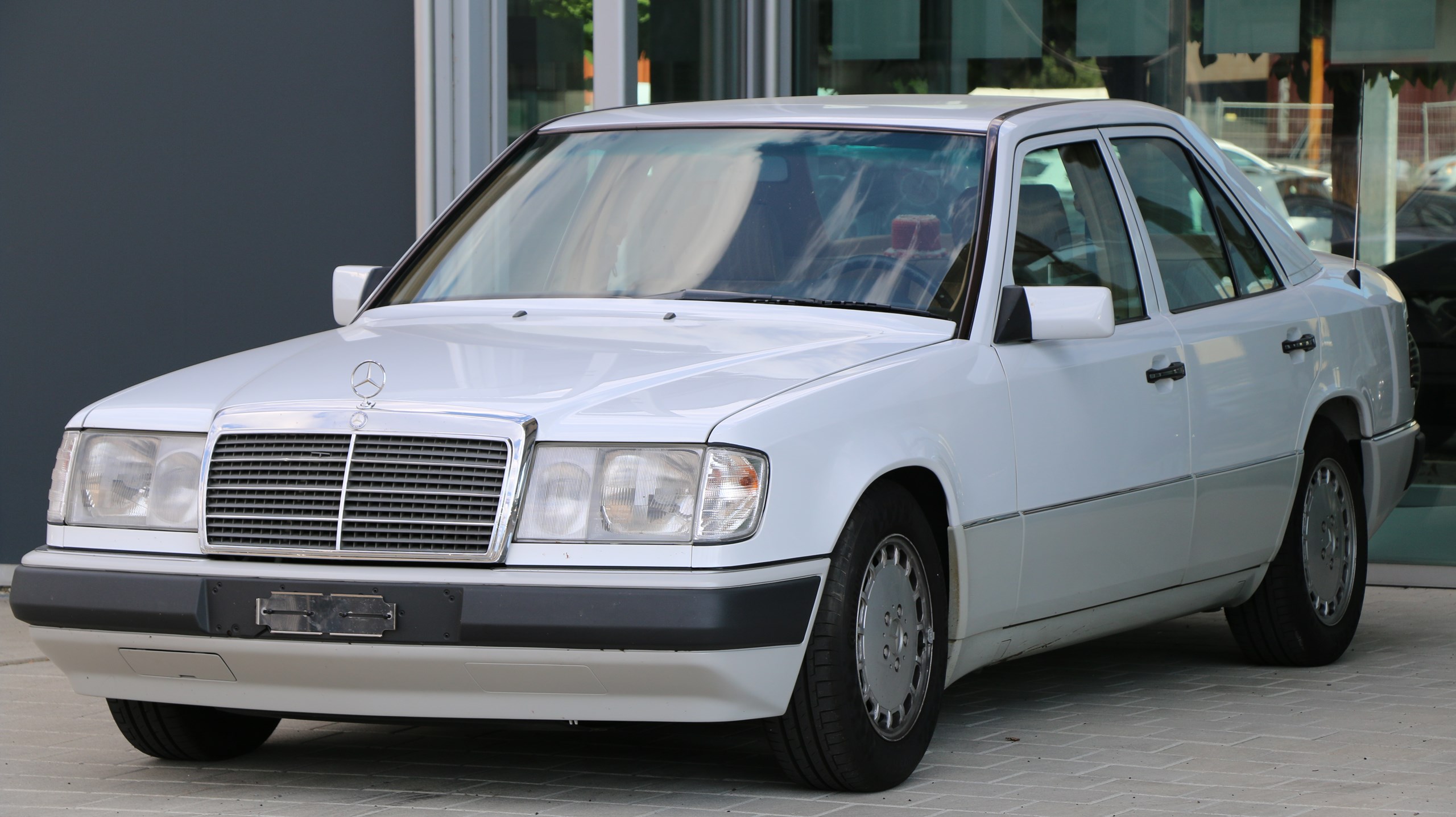 MERCEDES-BENZ E 200 200 E W124