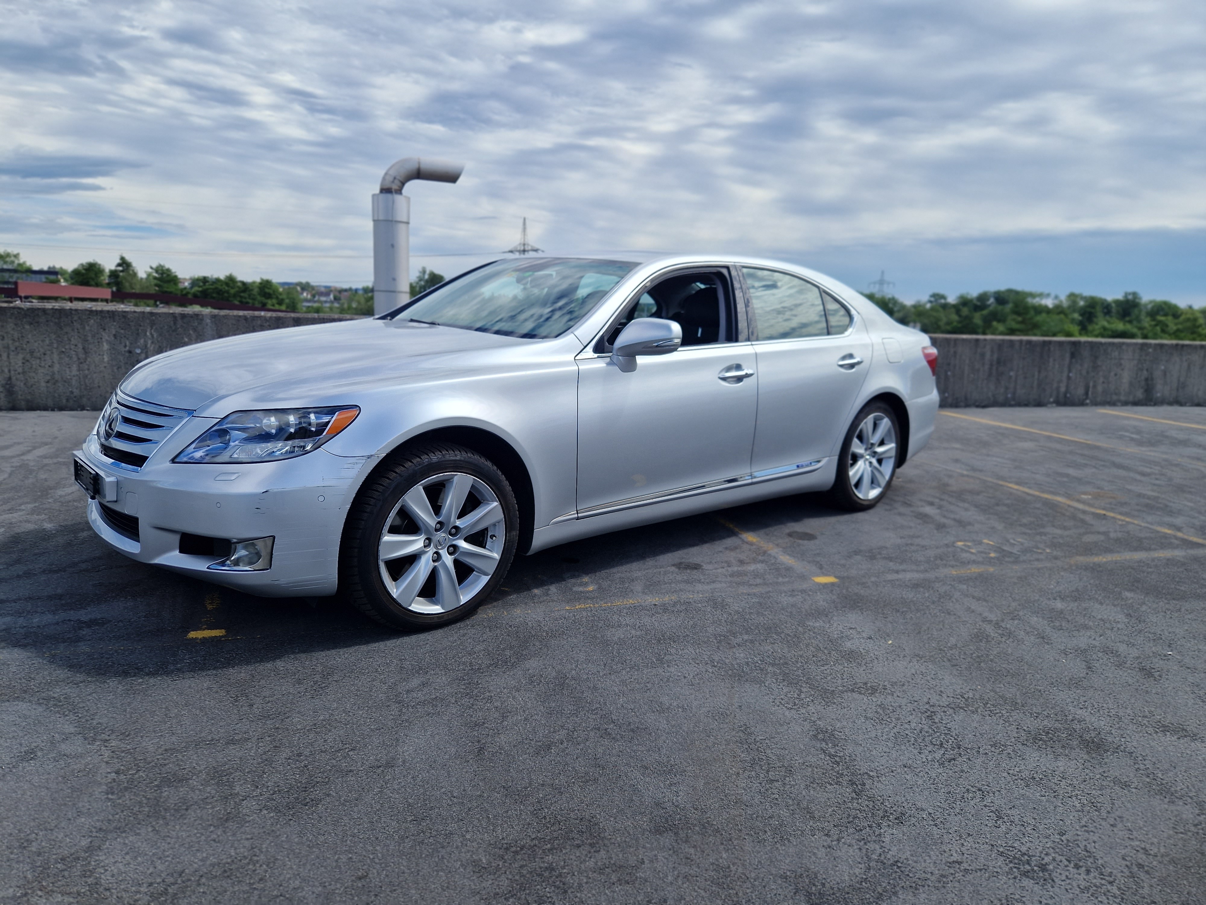 LEXUS LS 600h 5.0 V8 AWD Automatic