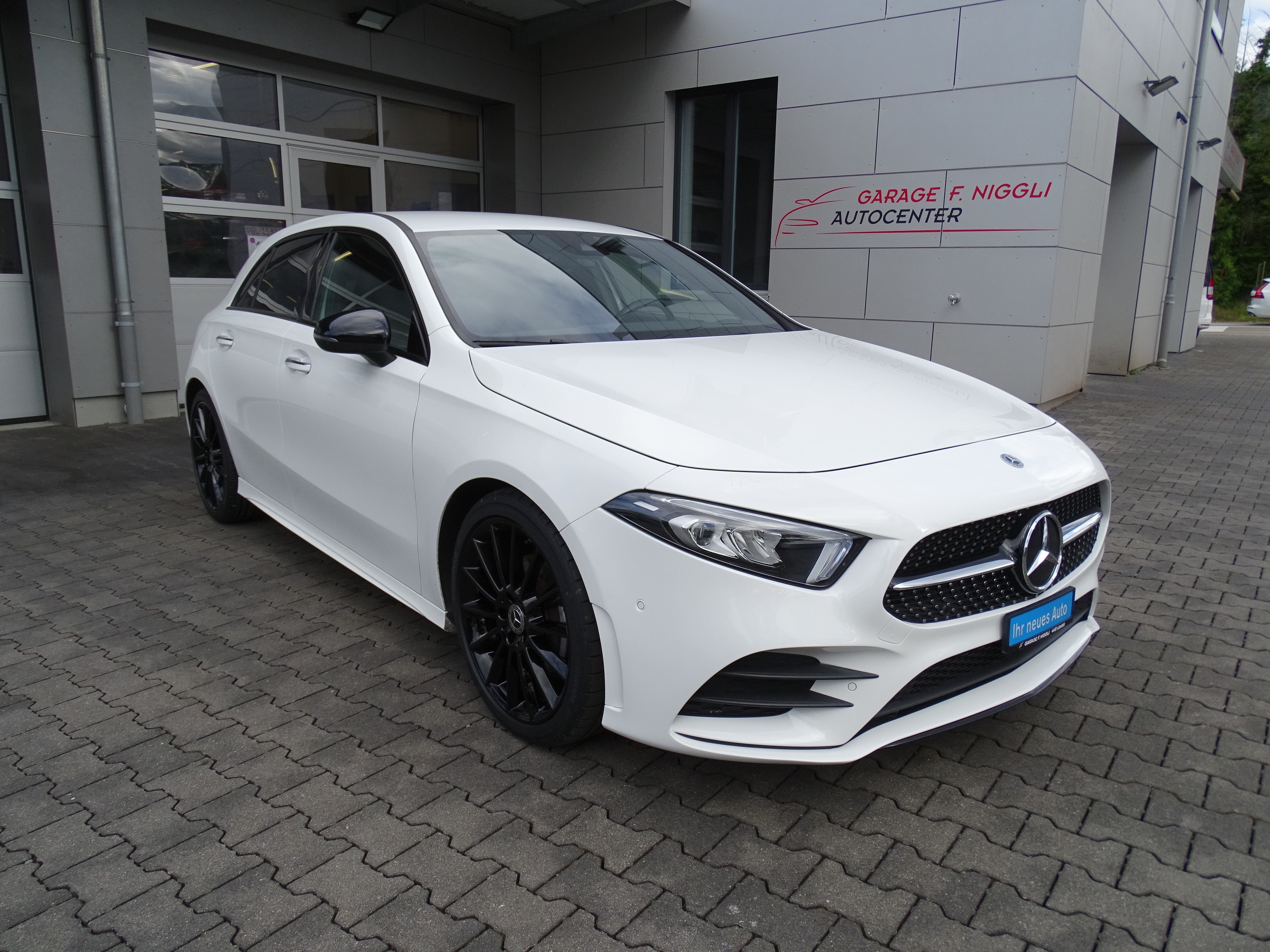 MERCEDES-BENZ A 200 AMG Line 7G-DCT