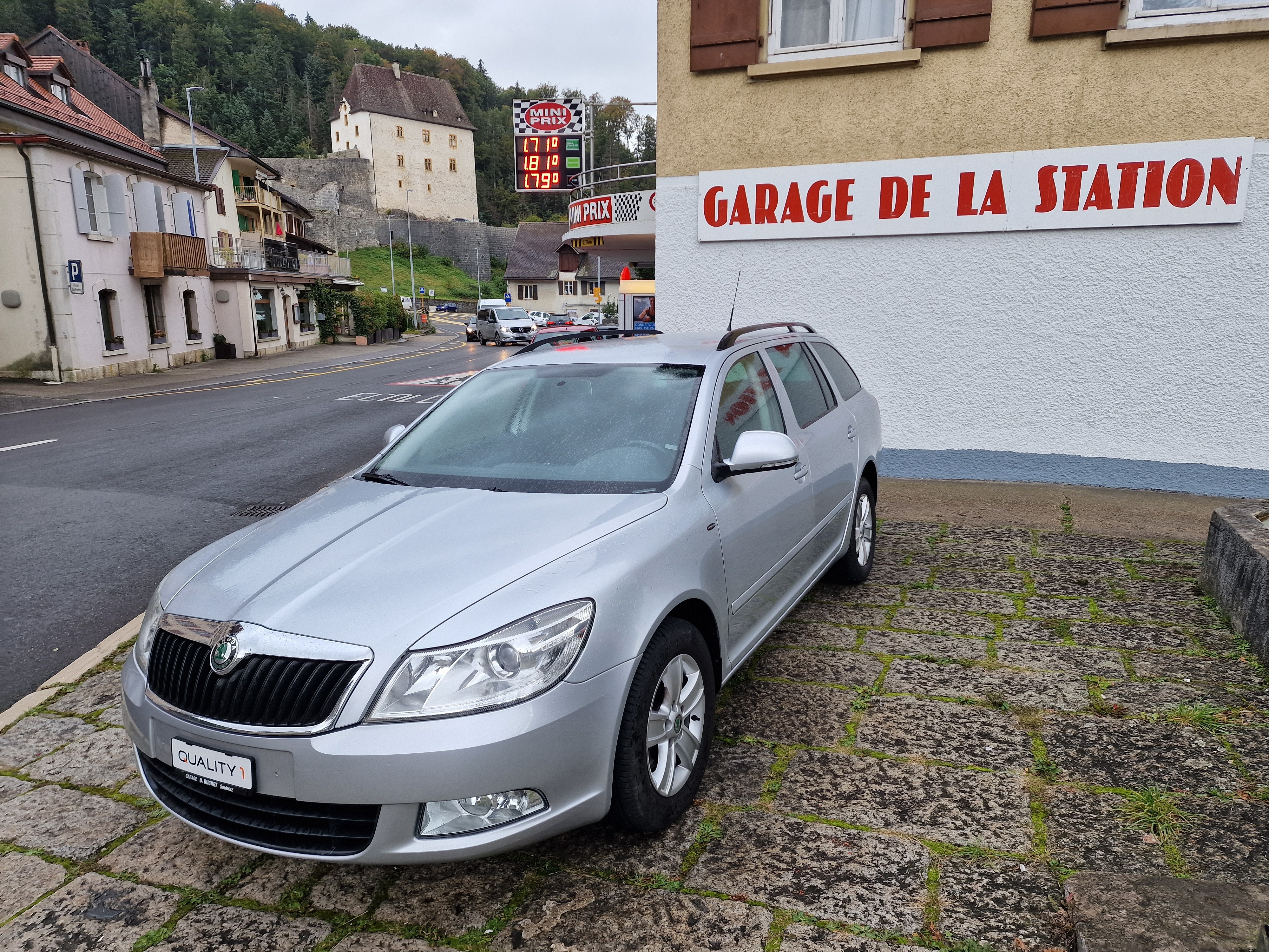 SKODA Octavia Combi 1.6 TDI Stöckli 4x4