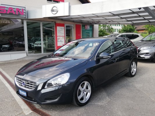 VOLVO V60 D5 AWD Momentum