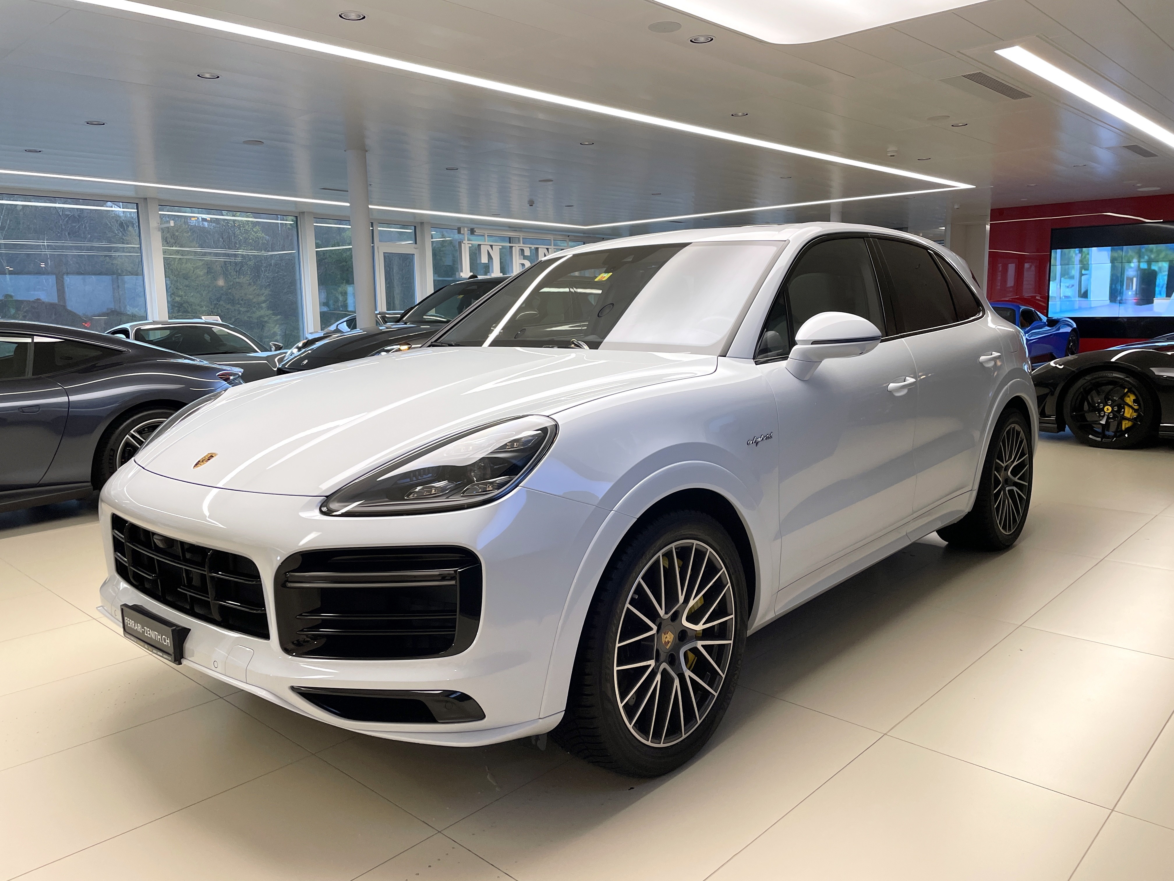 PORSCHE Cayenne Turbo S E-Hybrid