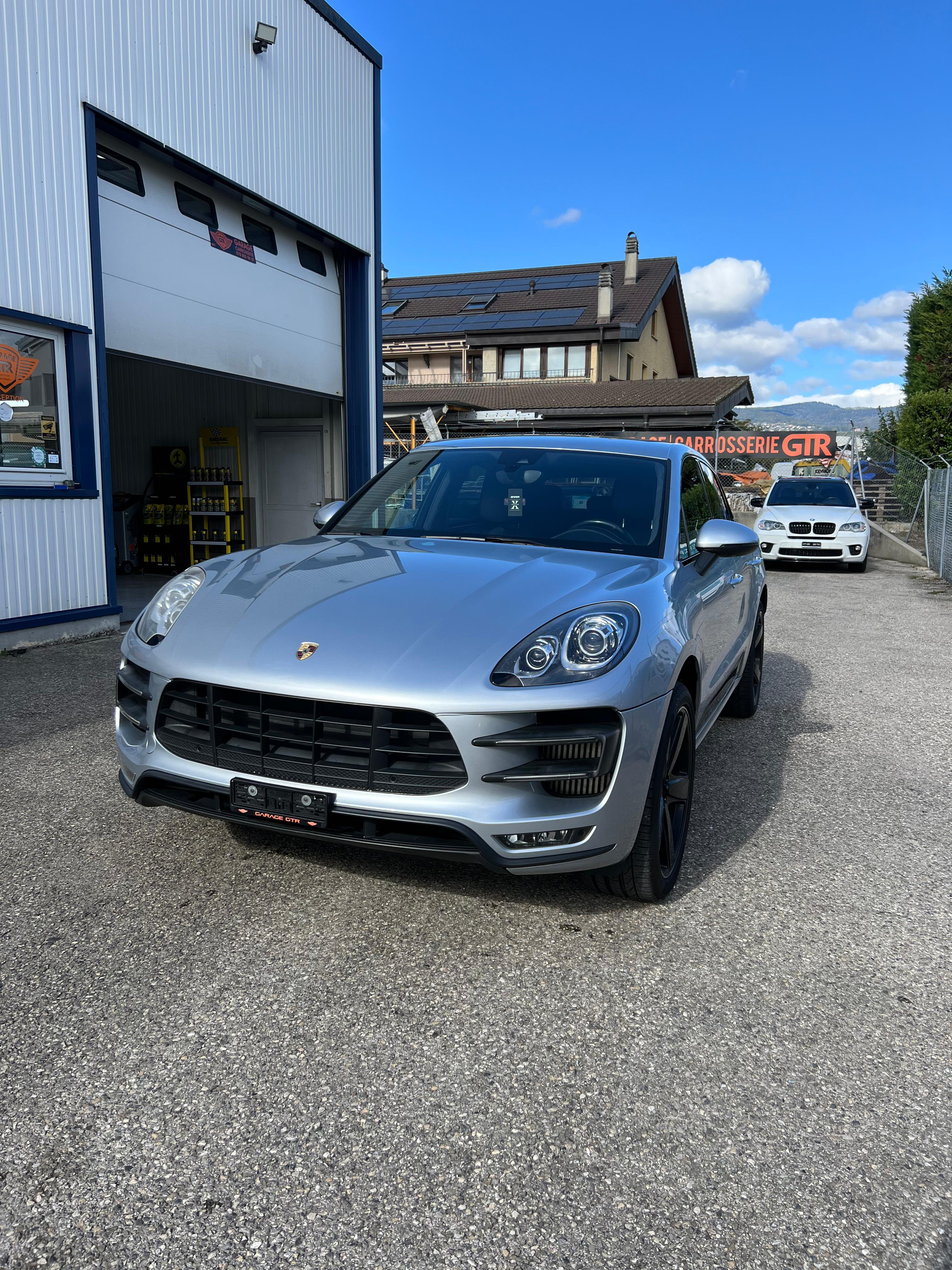 PORSCHE Macan Turbo PDK