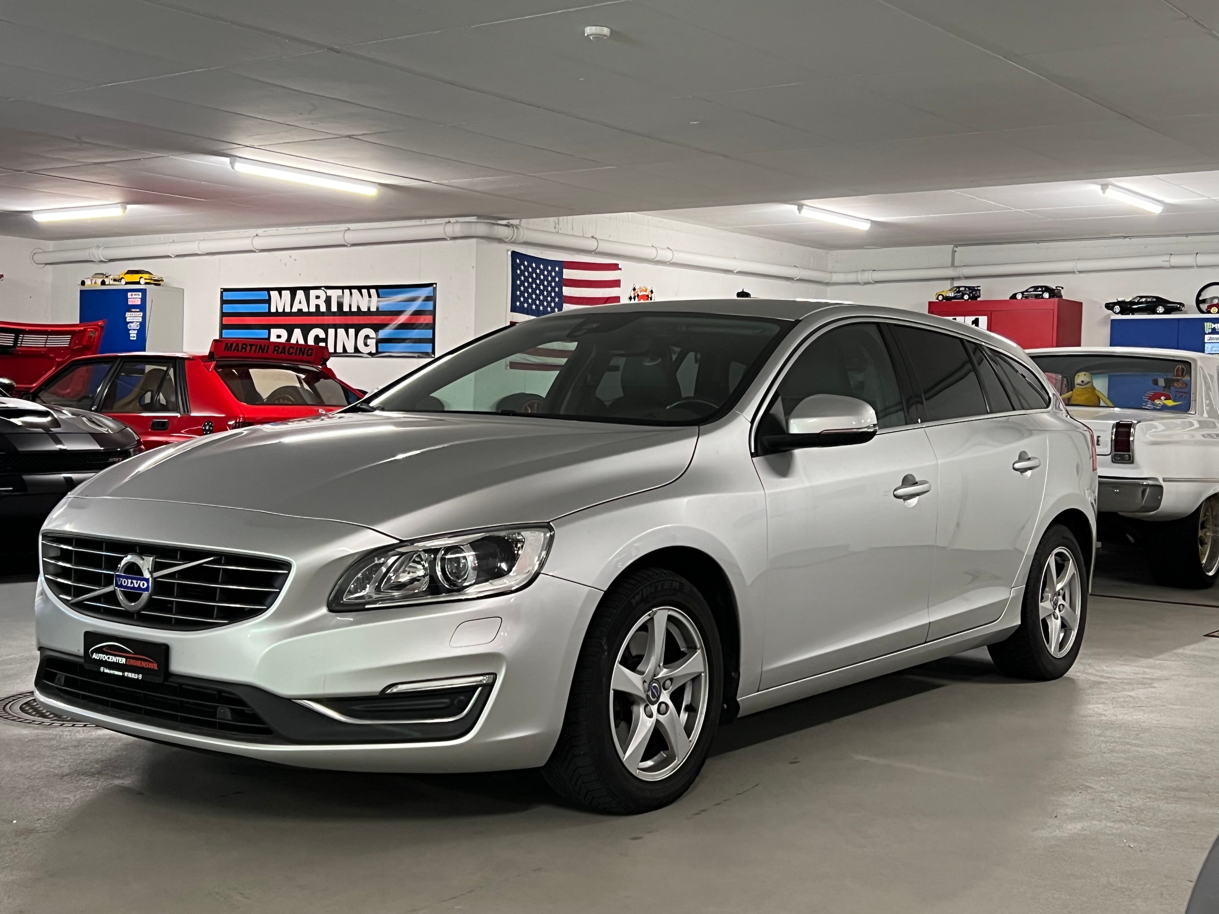 VOLVO V60 D2 Summum Geartronic