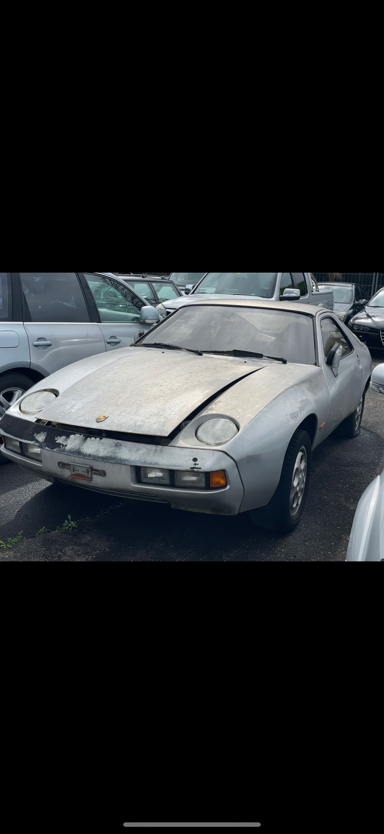 PORSCHE 928