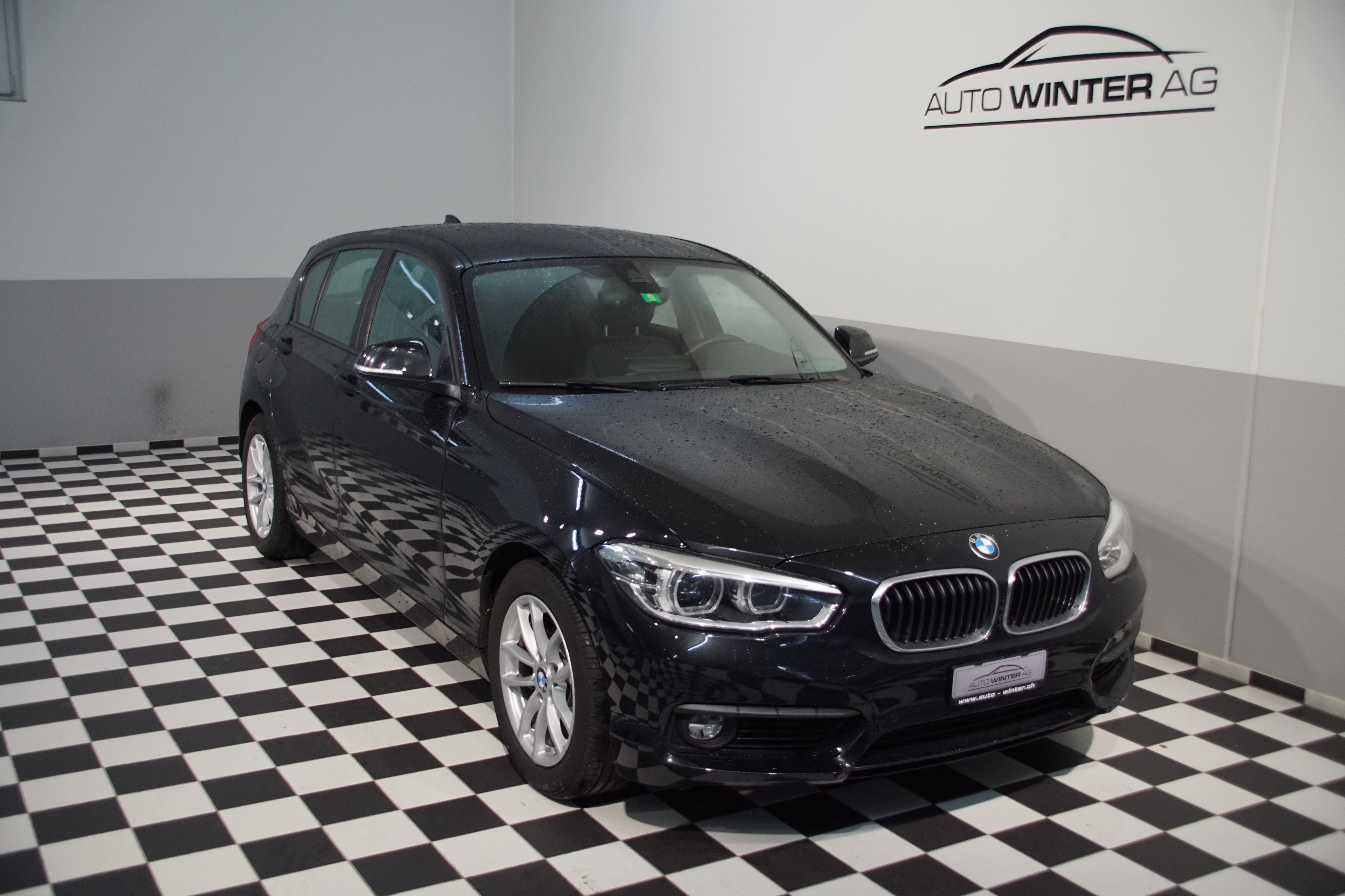 BMW 118i Essential Edition Steptronic