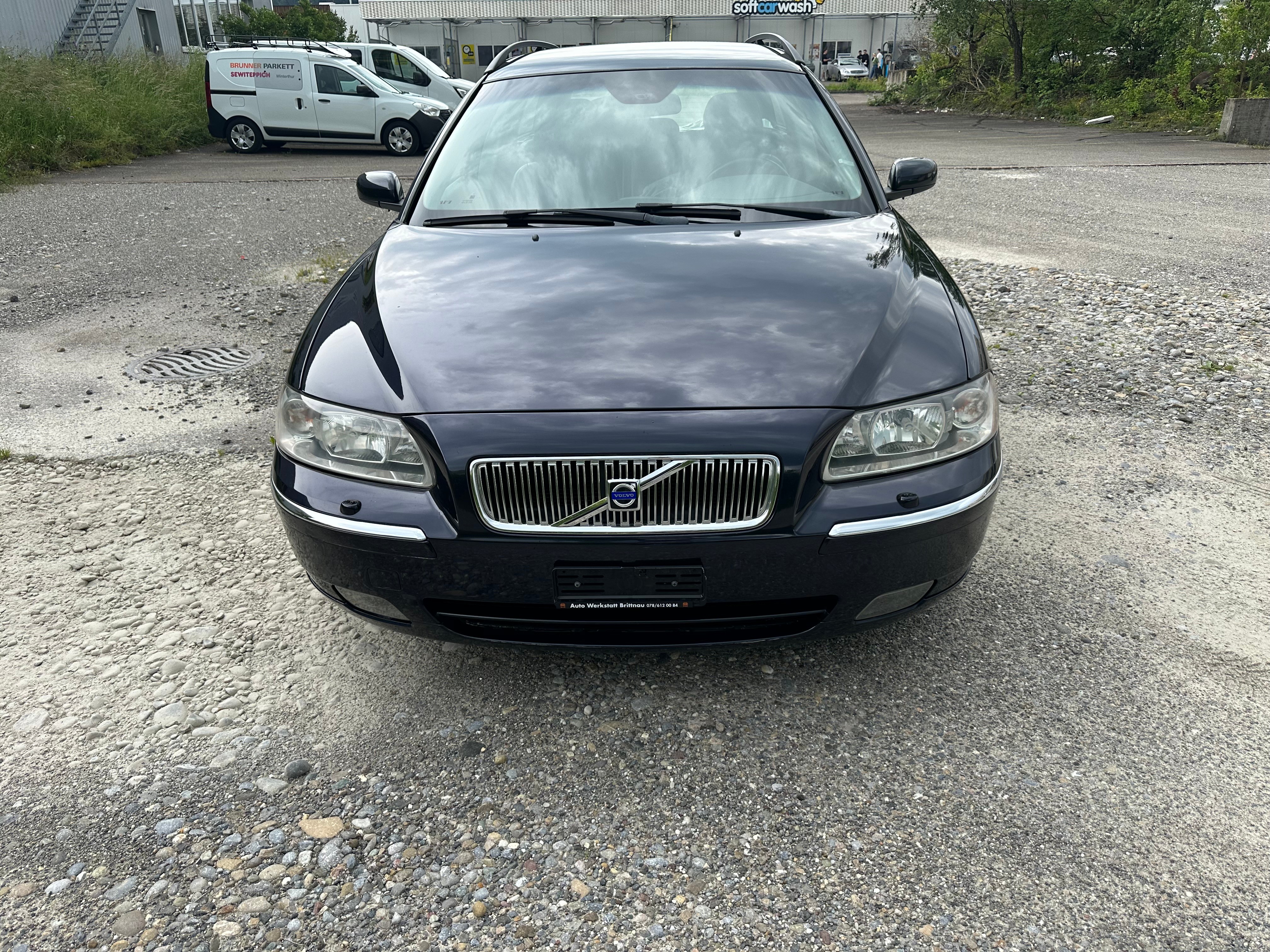 VOLVO V70 2.4D (D5) Summum