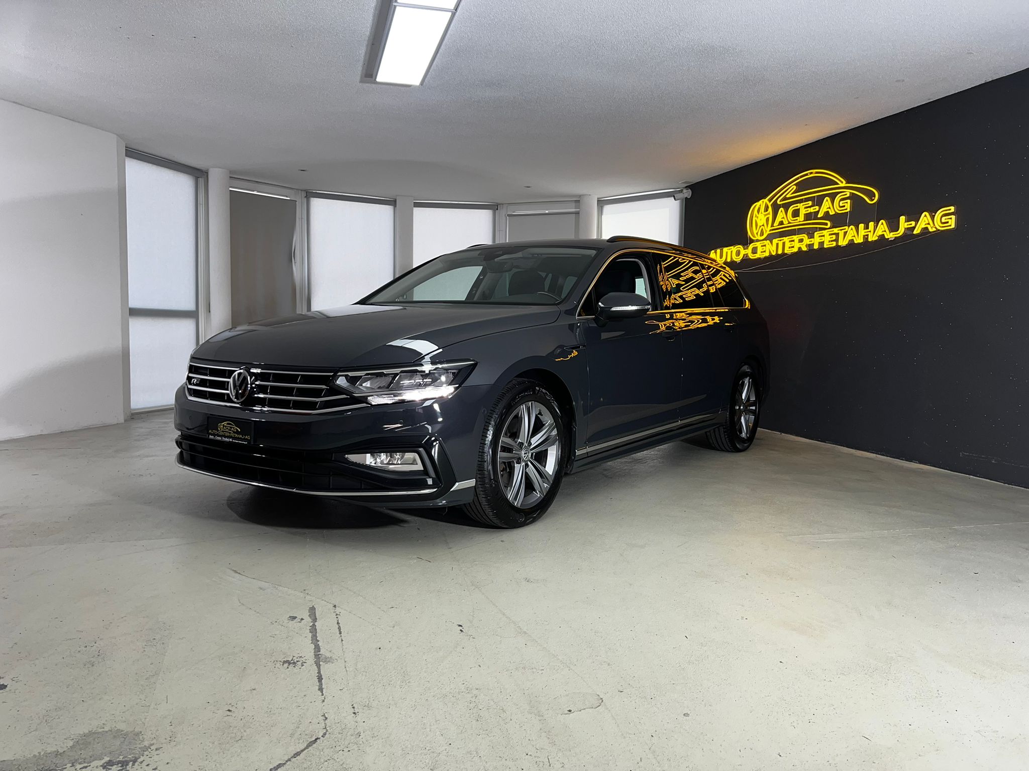 VW Passat Variant 1.6 TDI R-Line Business DSG