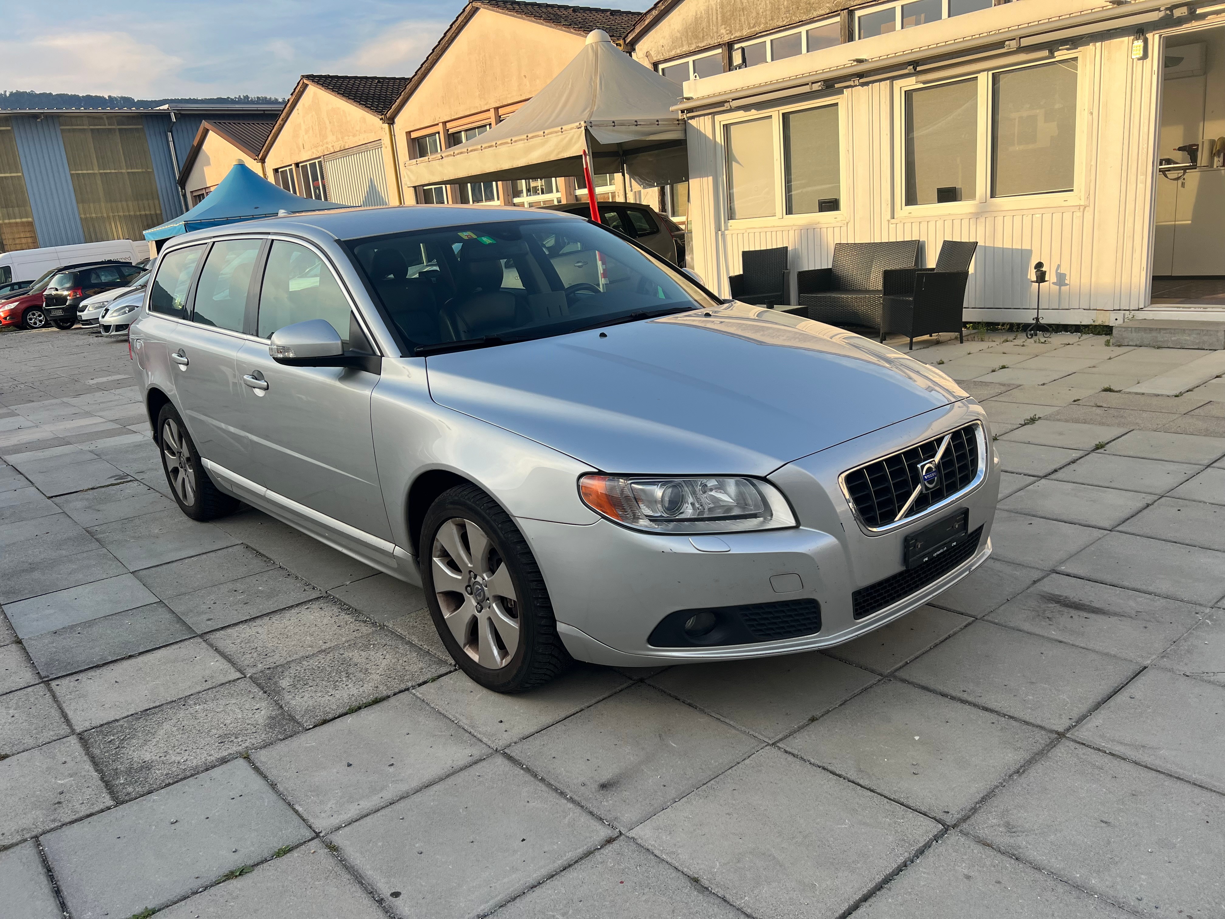 VOLVO V70 2.5T Kinetic Geartronic