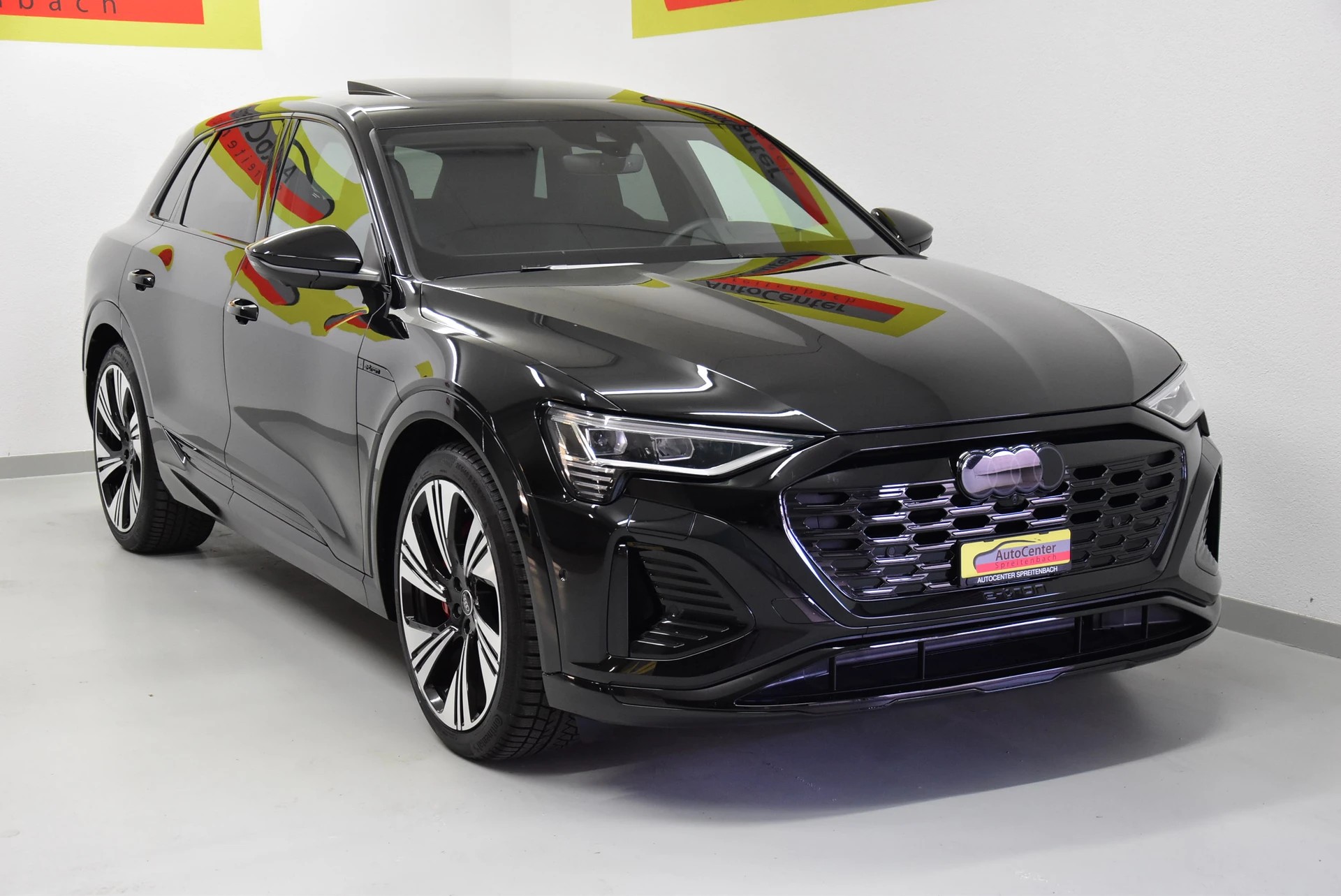 AUDI Q8 50 e-tron Black Edition quattro