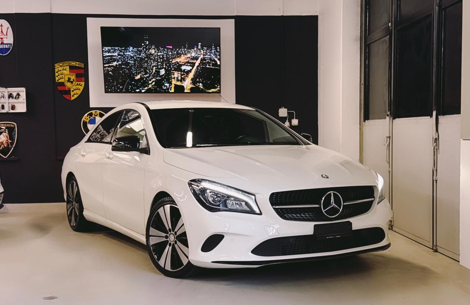 MERCEDES-BENZ CLA 200 Night Star 7G-DCT